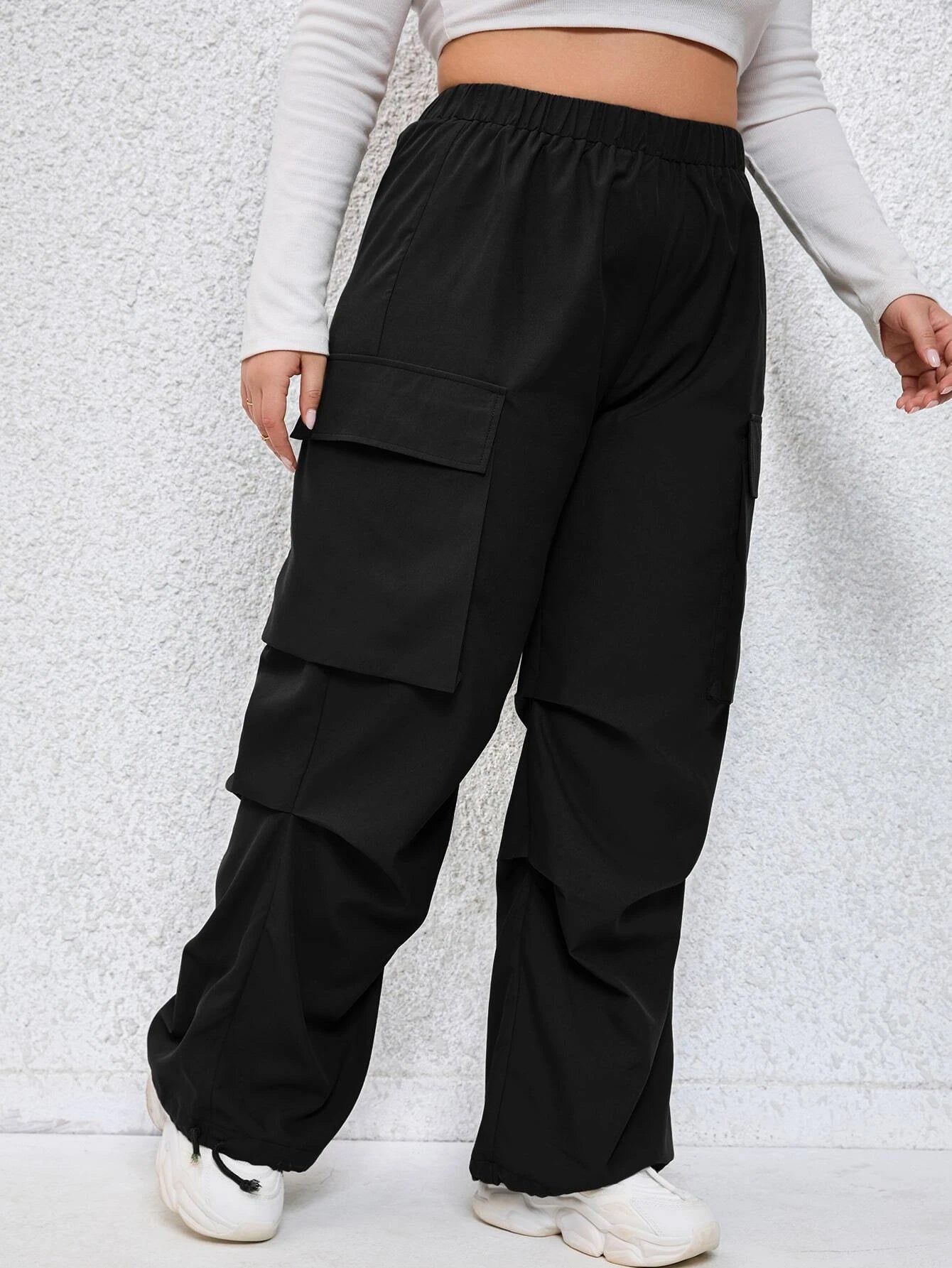 Flap Pocket Side Cargo Pant – pocket detail close-up