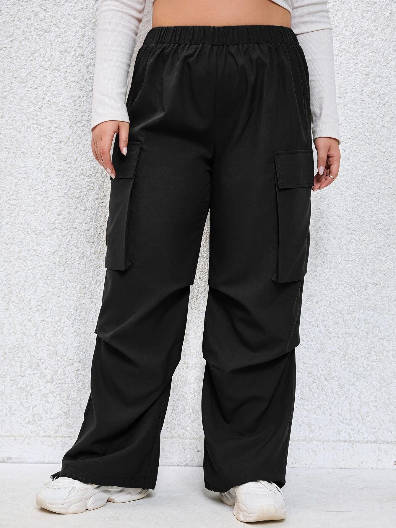 Flap Pocket Side Cargo Pant – full length outfit view