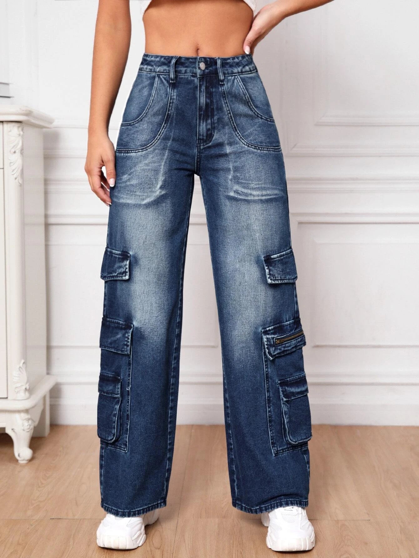 Wide Length Pocket Cargo Jeans – pocket detail close-up