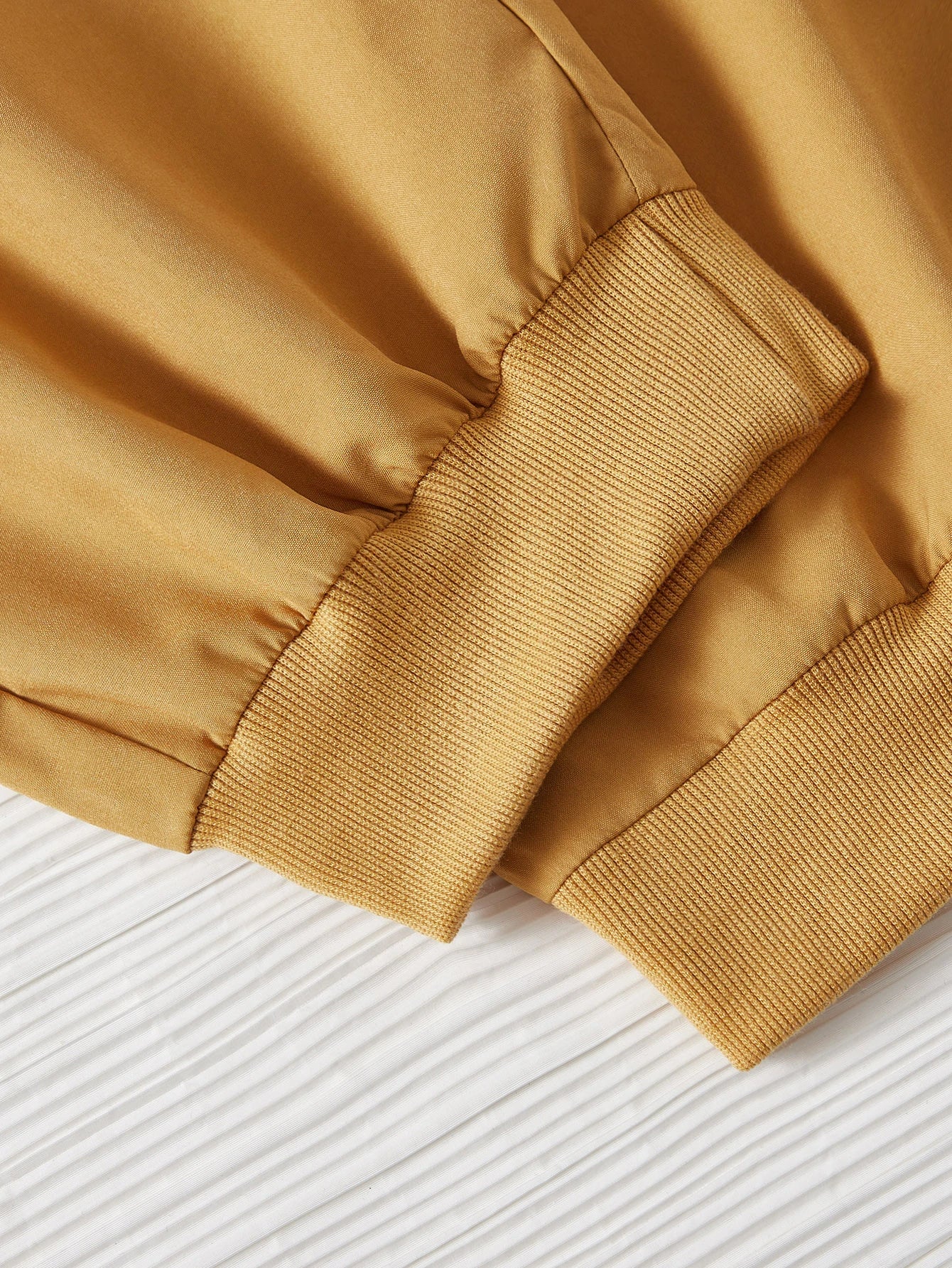Drawstring Flap Pockets Cargo Pant – back view detail