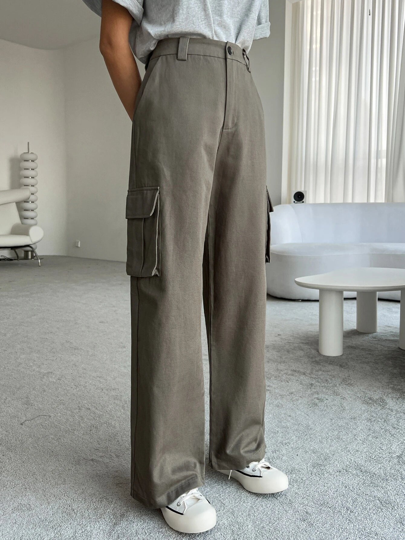 Loose Flap Pocket Cargo Pants – waistband detail