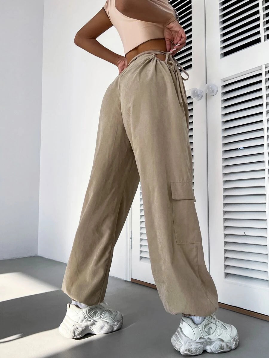 Solid Flap Pocket Cargo Pants – back view detail