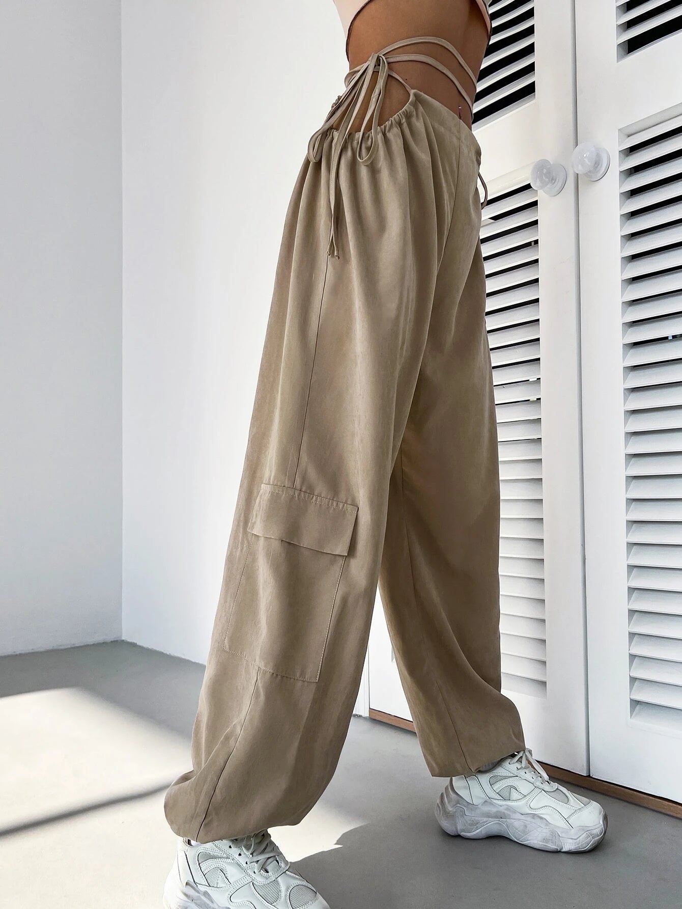 Casual Plain Drawstring Waist Cargo Pant – model wearing view