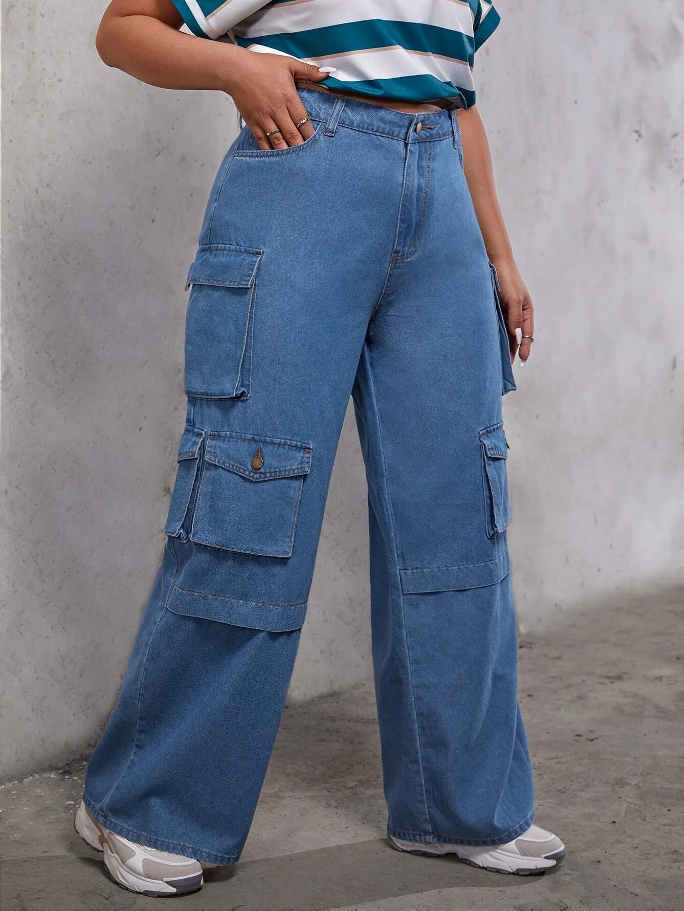 Flap Pocket Loose Cargo Jeans Style 1 – waistband detail