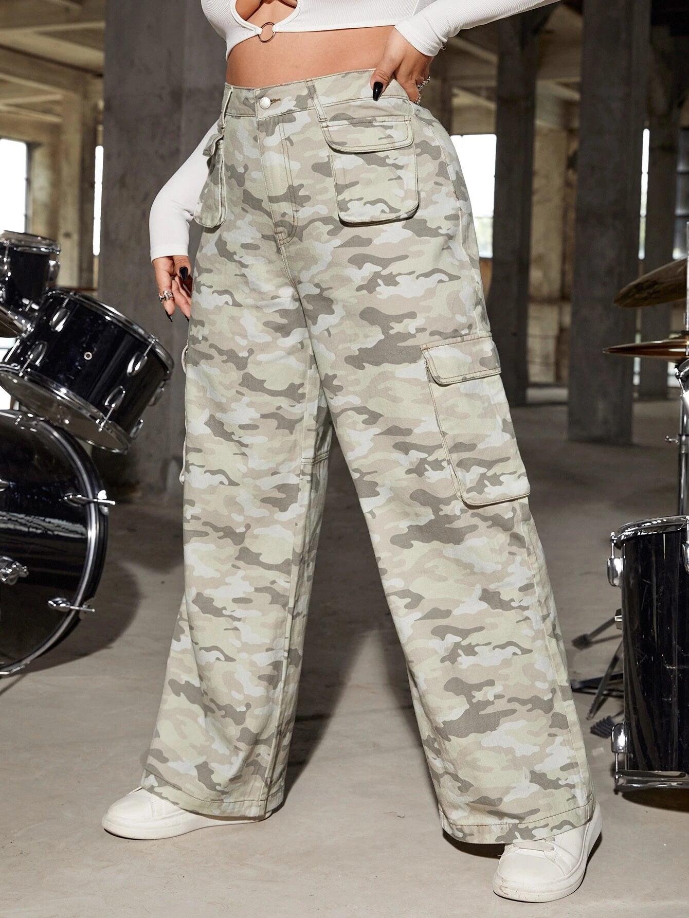 Camo Print Flap Pocket Cargo Jeans Style 1 – back view detail