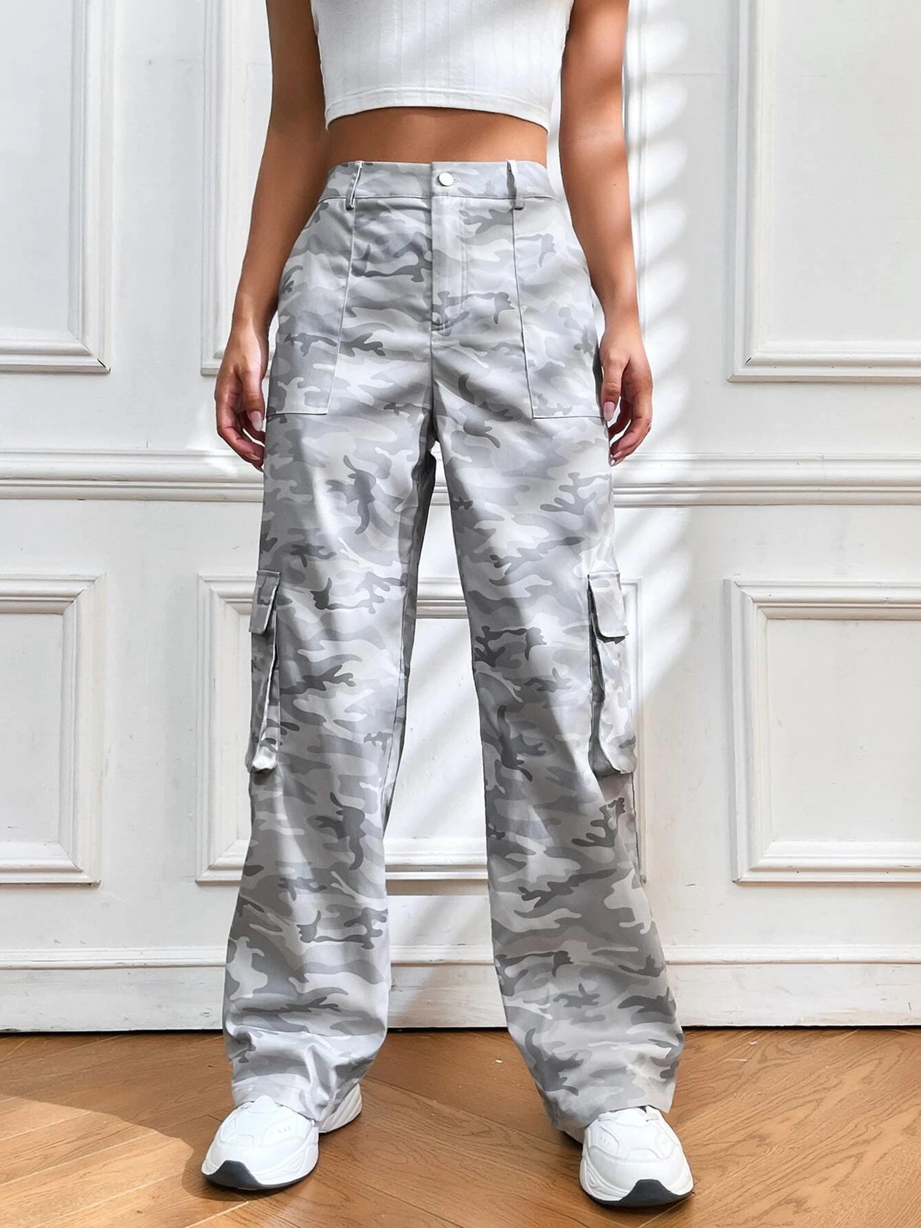 Allover Print Flap Pocket Cargo Pant – side profile view