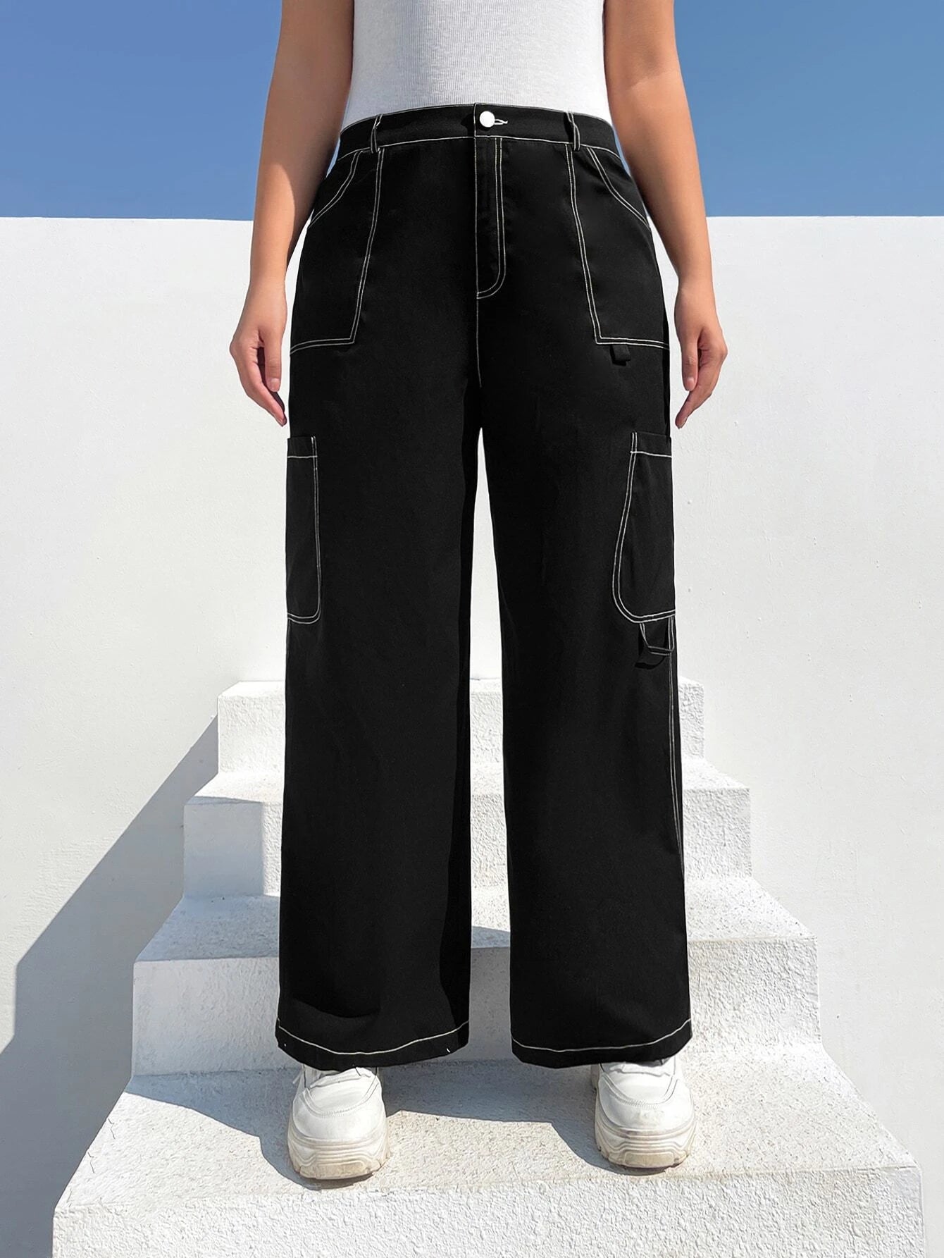 Top Stitching Flap Pocket Cargo Pants – back view detail