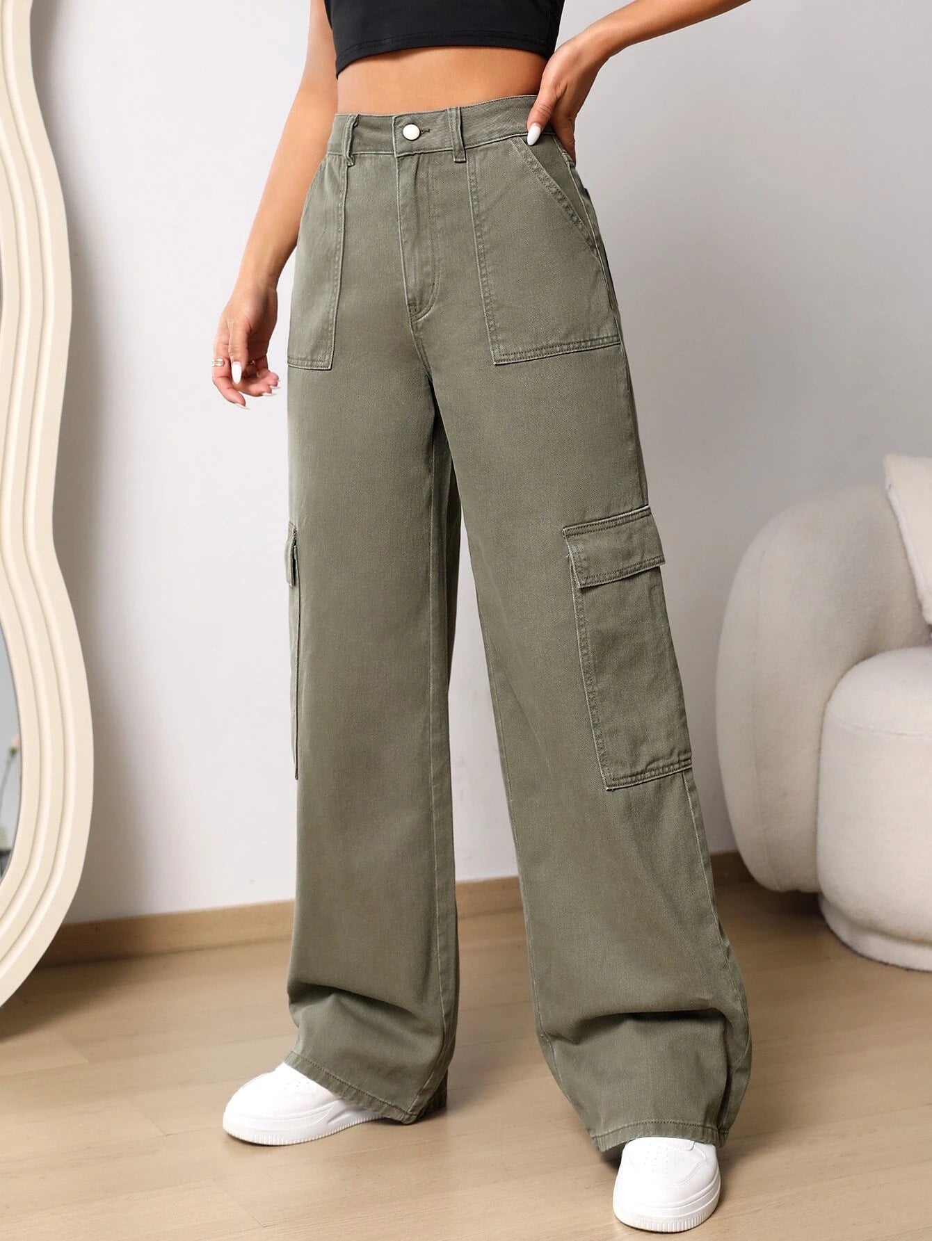 Flap Pocket Wide Length Jeans – pocket detail close-up