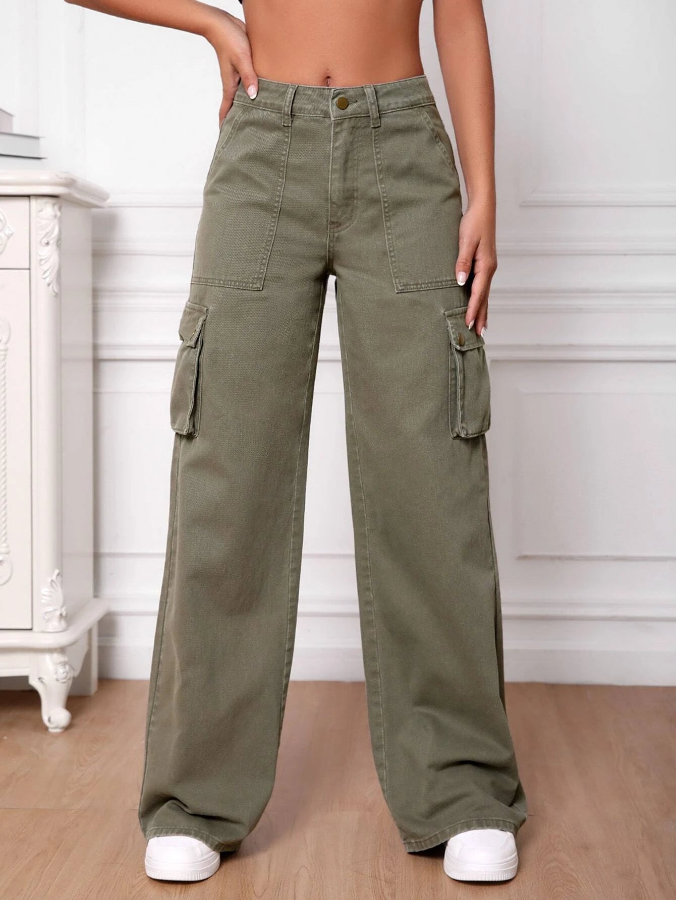 Flap Pocket Plain Cargo Jeans – full length outfit view