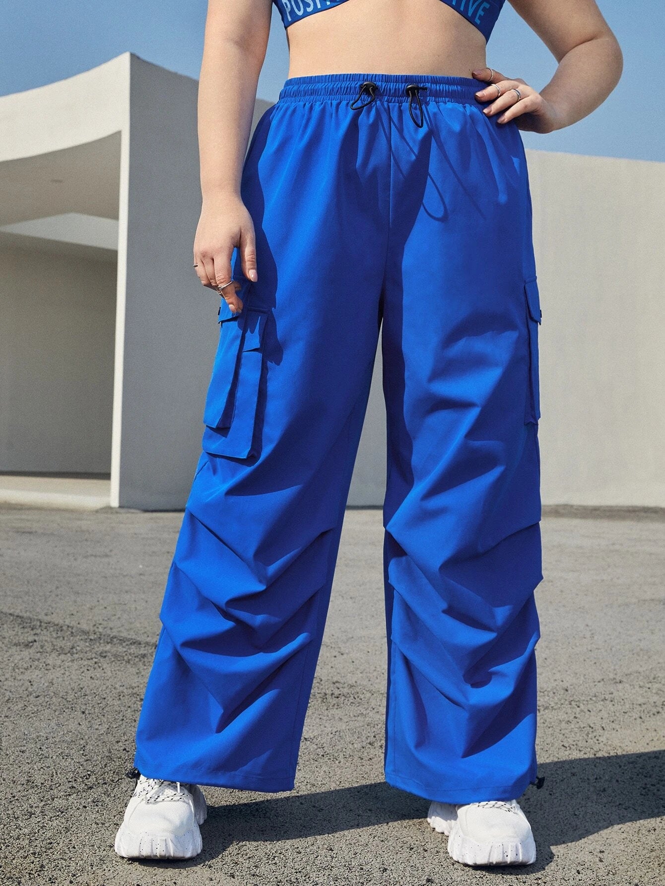 High Waist Flap Pocket Side Cargo Parachute Pants – waistband detail