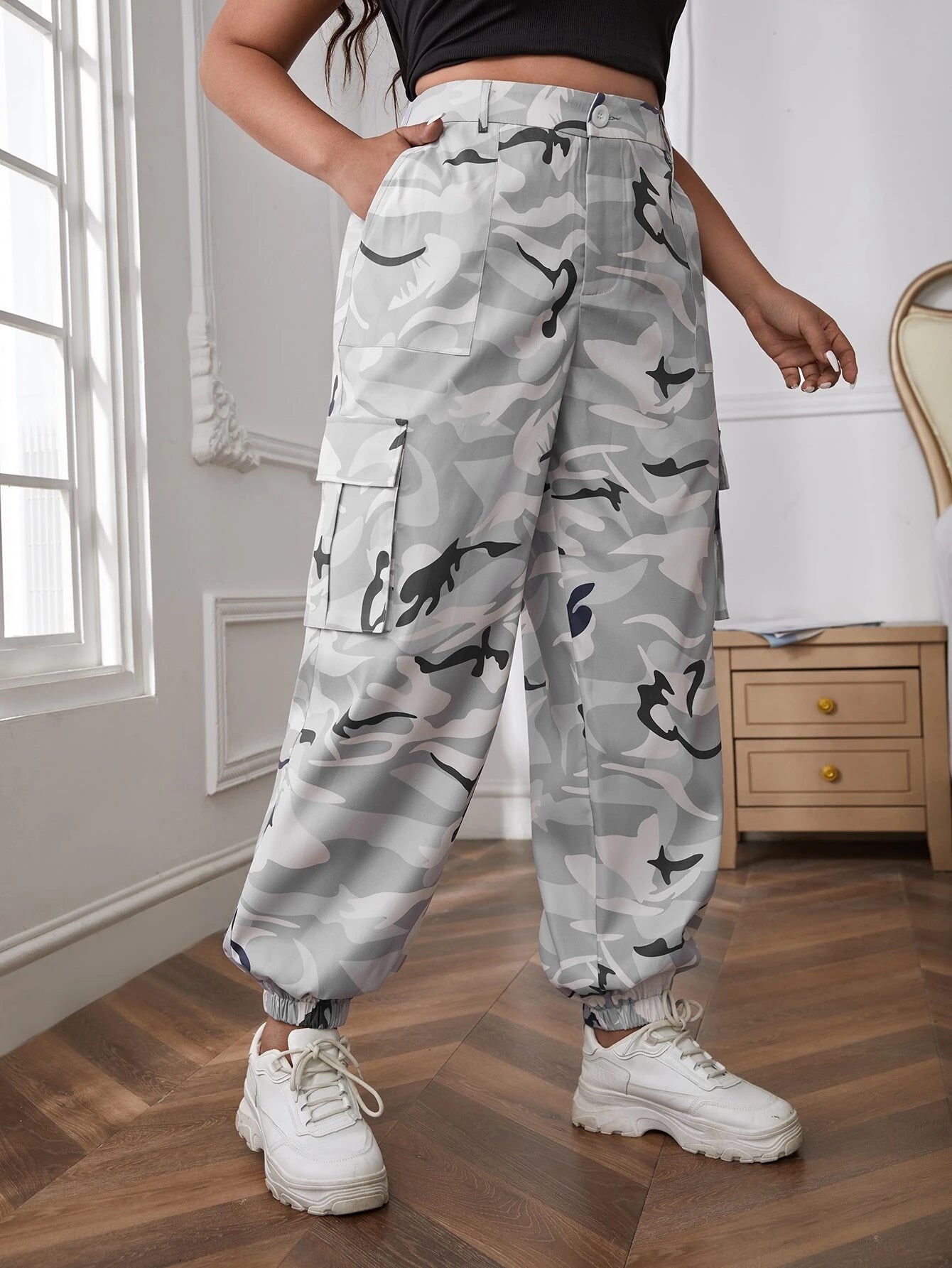 Regular Fit Non-Stretch Jogger Pants – side profile view