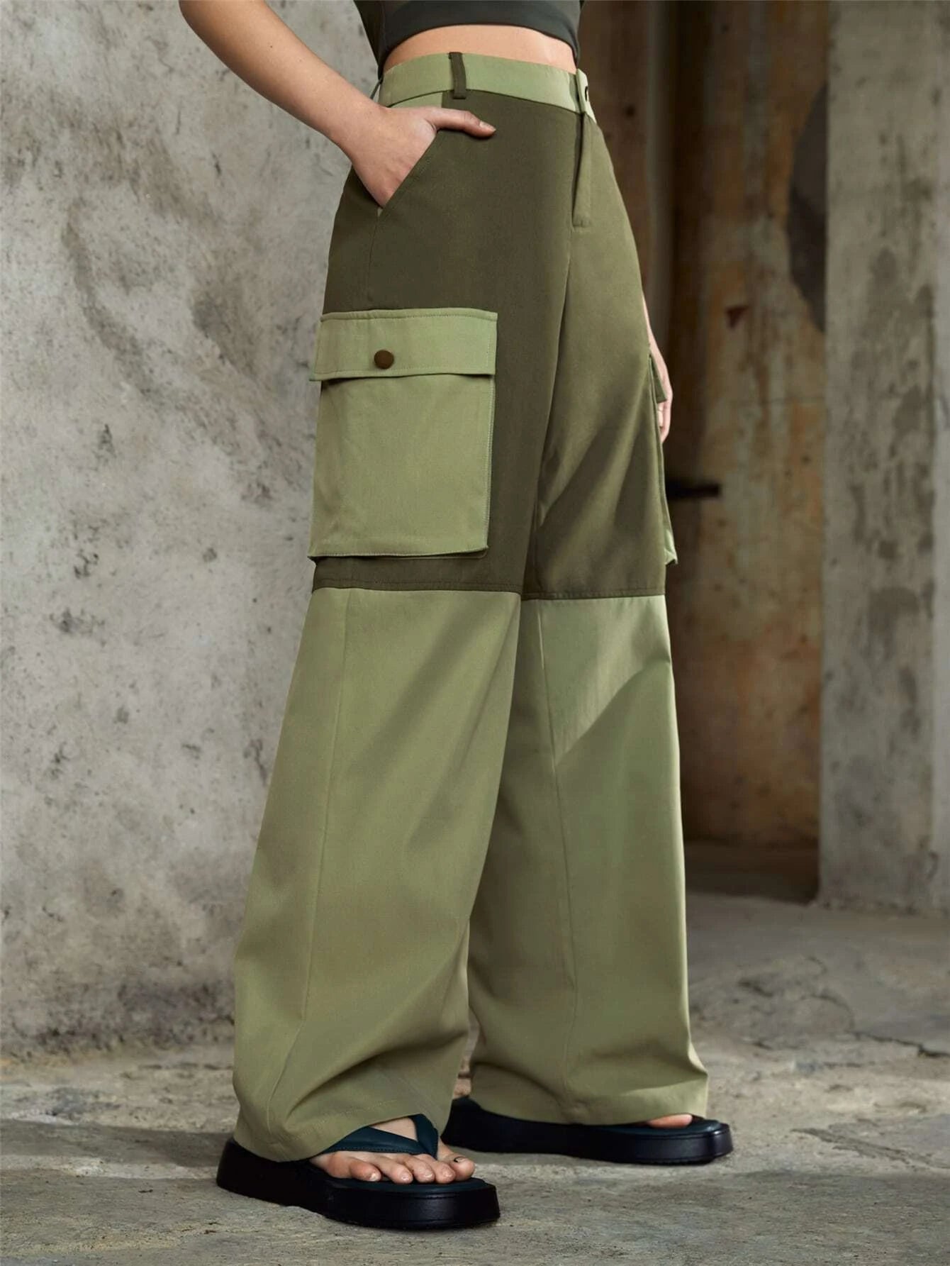 Flap Pocket Cargo Pants In Colorblock Design – styled outfit view