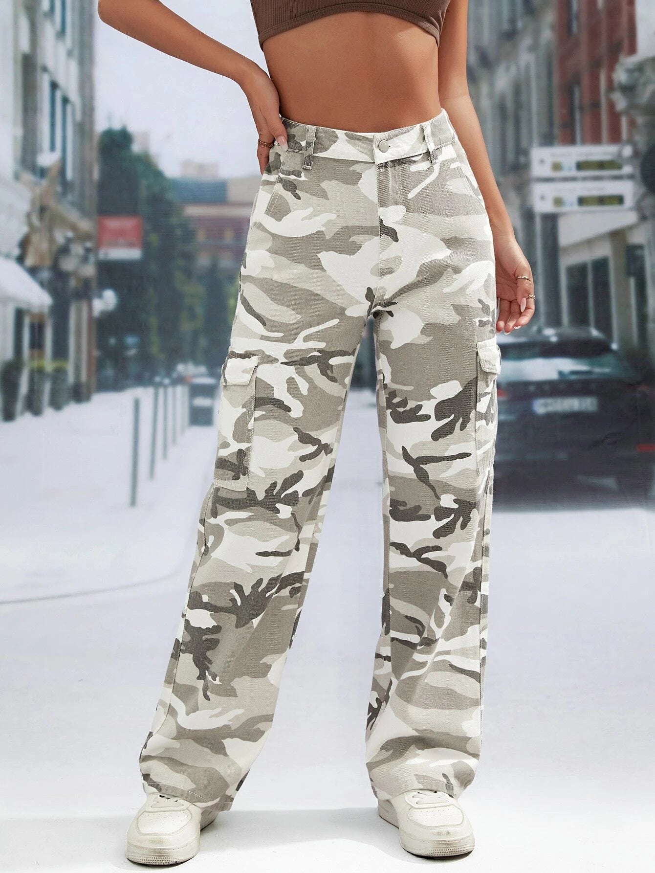 Camo Print Flap Pocket Side High Waist Cargo JeansCamo Print Flap Pocket Side High Waist Cargo Jeans - Image 3