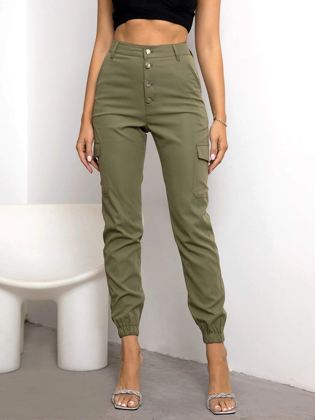 Button Fly Flap Pocket Side Cargo Pants – pocket detail close-up