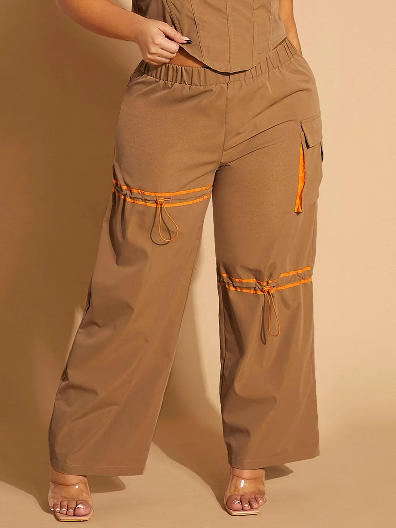 Flap Pocket Cargo Pants With Drawstring Detail – pocket detail close-up