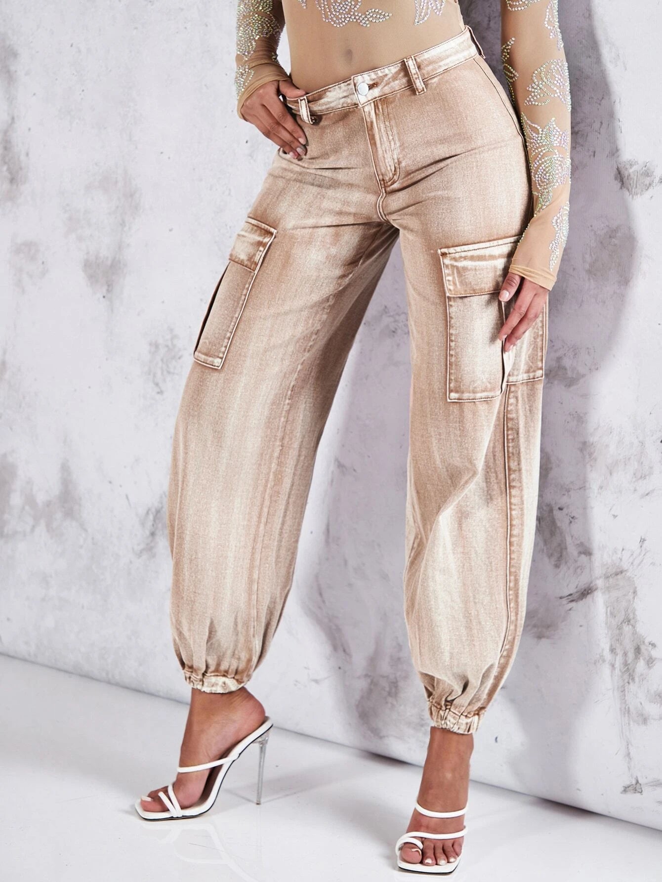Casual Plain Zipper Cargo Pant – pocket detail close-up