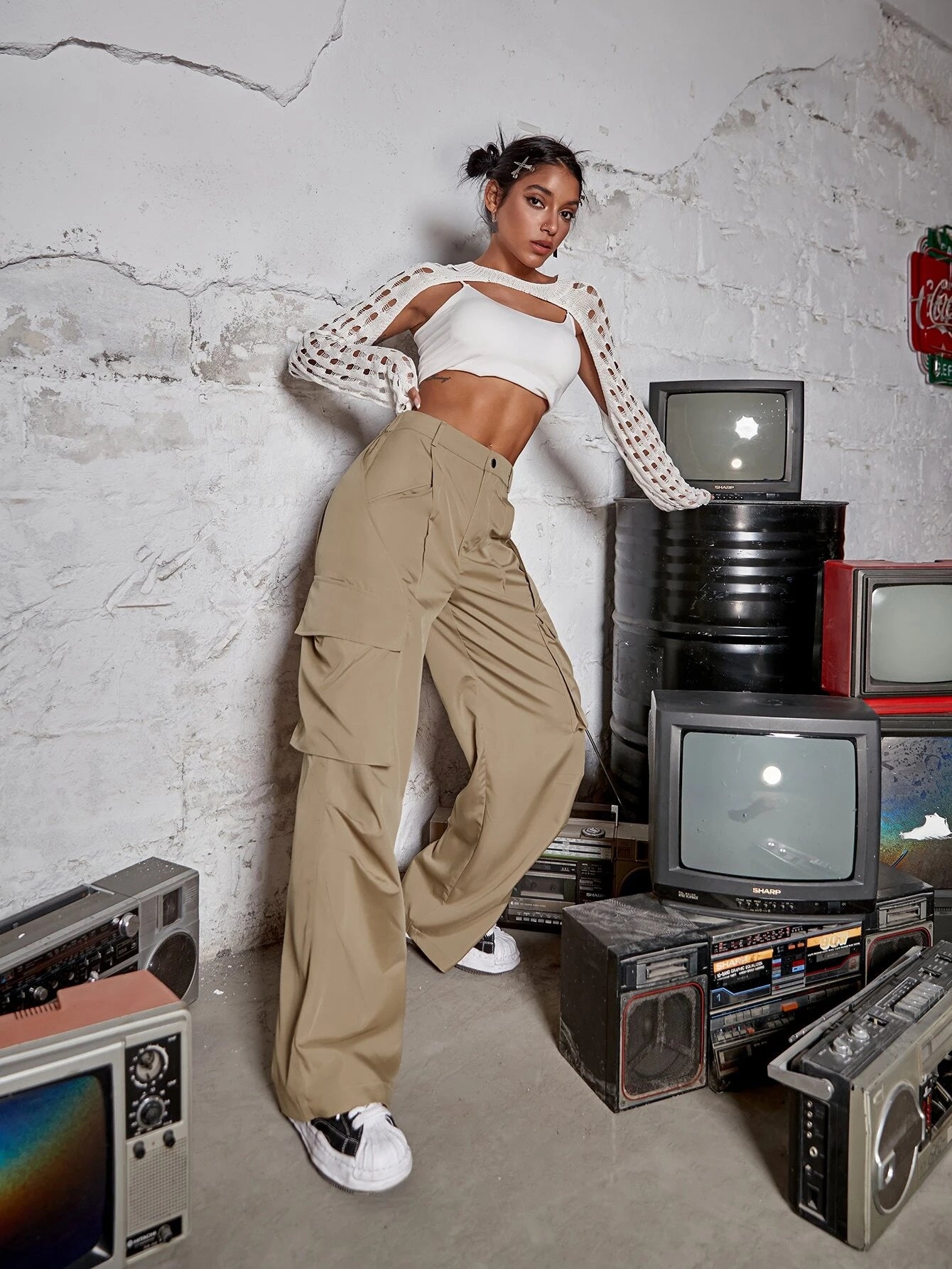 Casual Ruched Wide Leg Cargo Pants – model wearing view