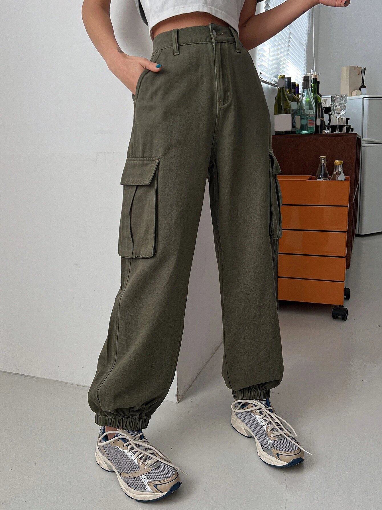 Pocket Side Cargo Pant – side profile view