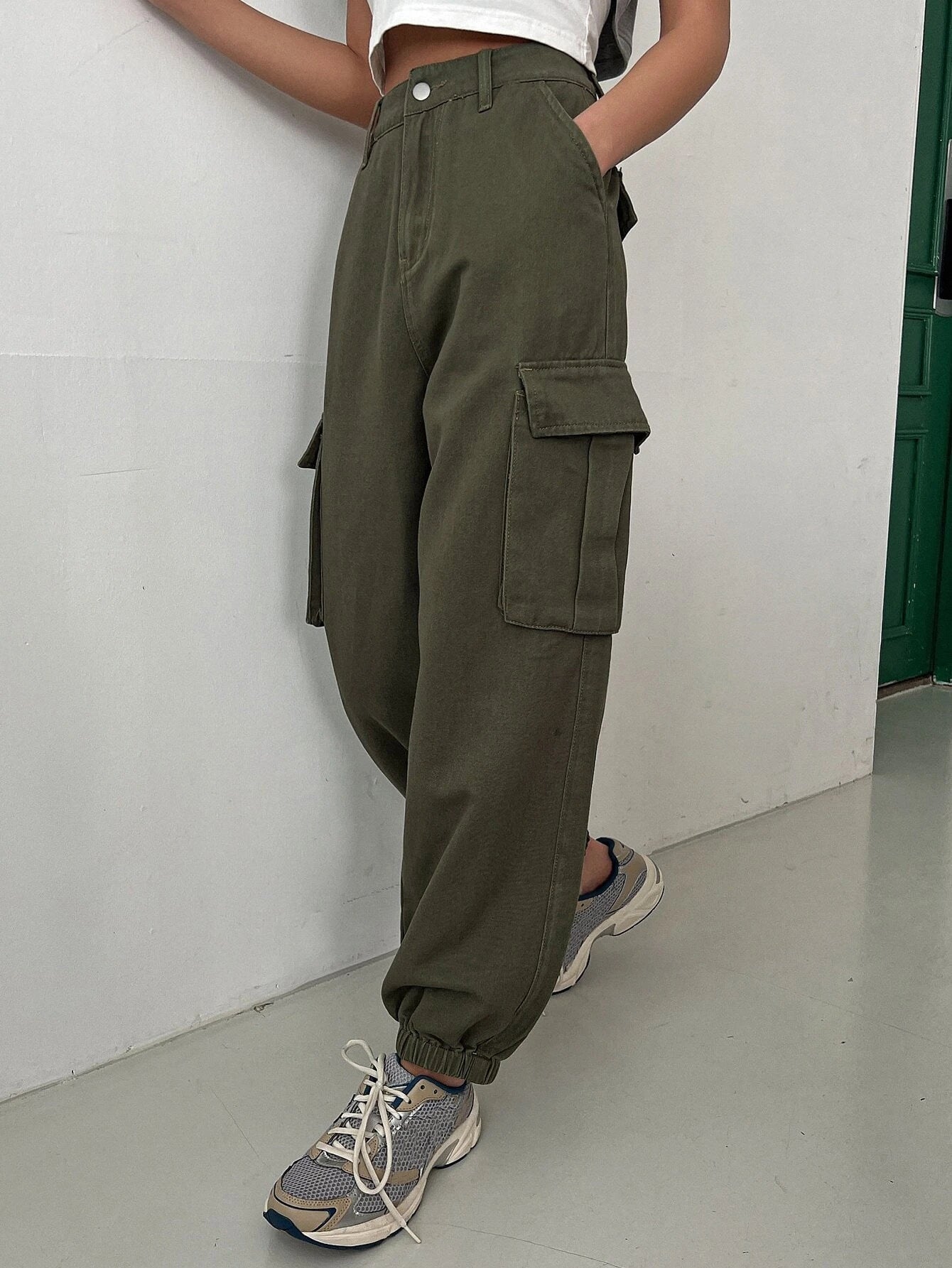 Pocket Side Cargo Pant – waistband detail
