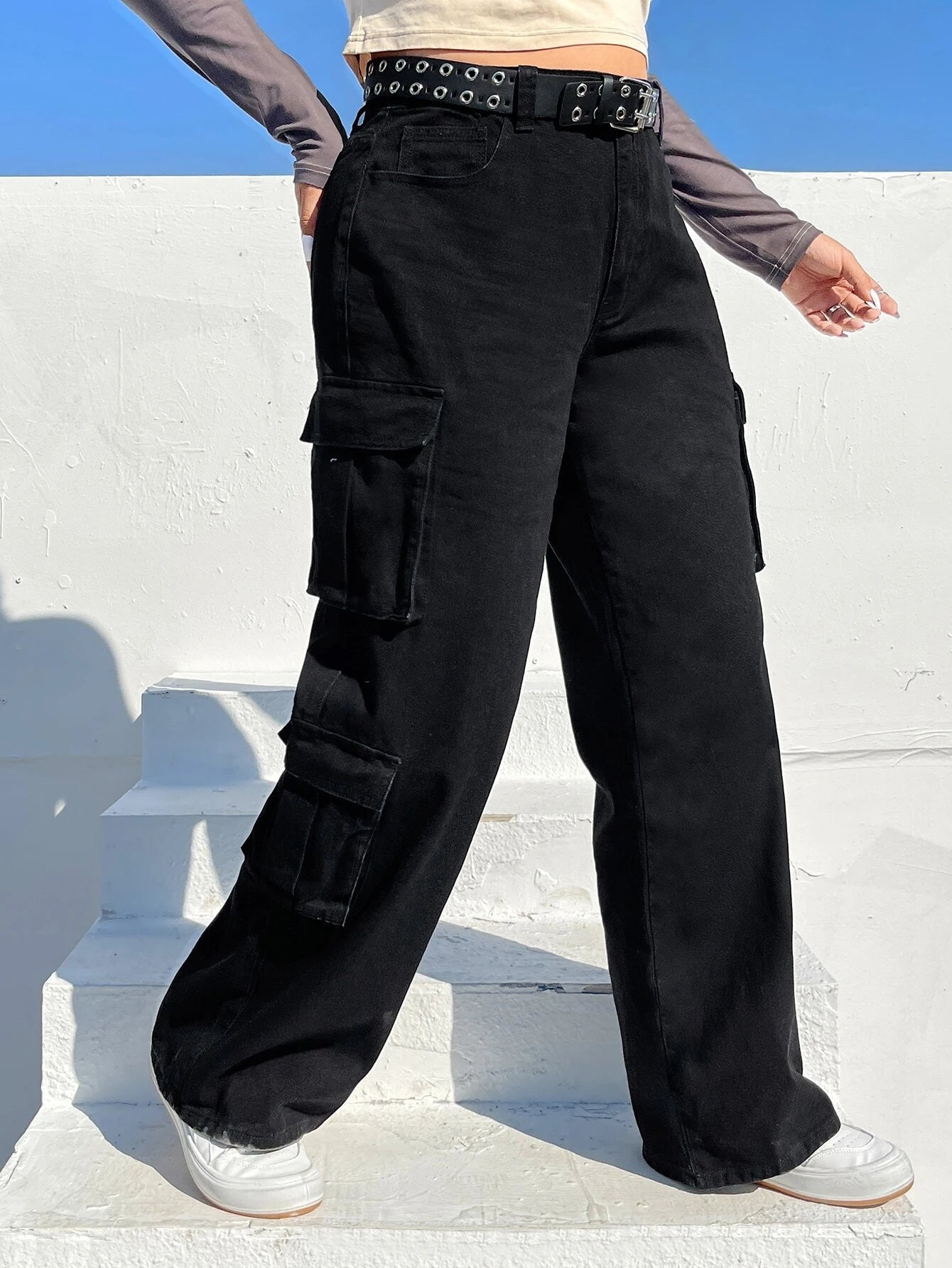 Side Pocket Cargo Pants Without Belt – side profile view
