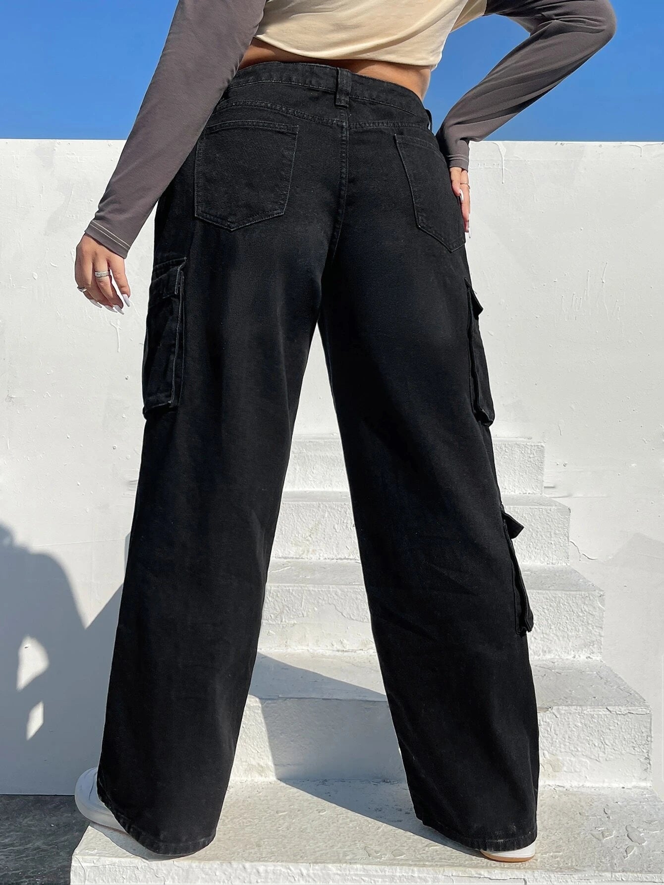 Side Pocket Cargo Pants Without Belt – back view detail