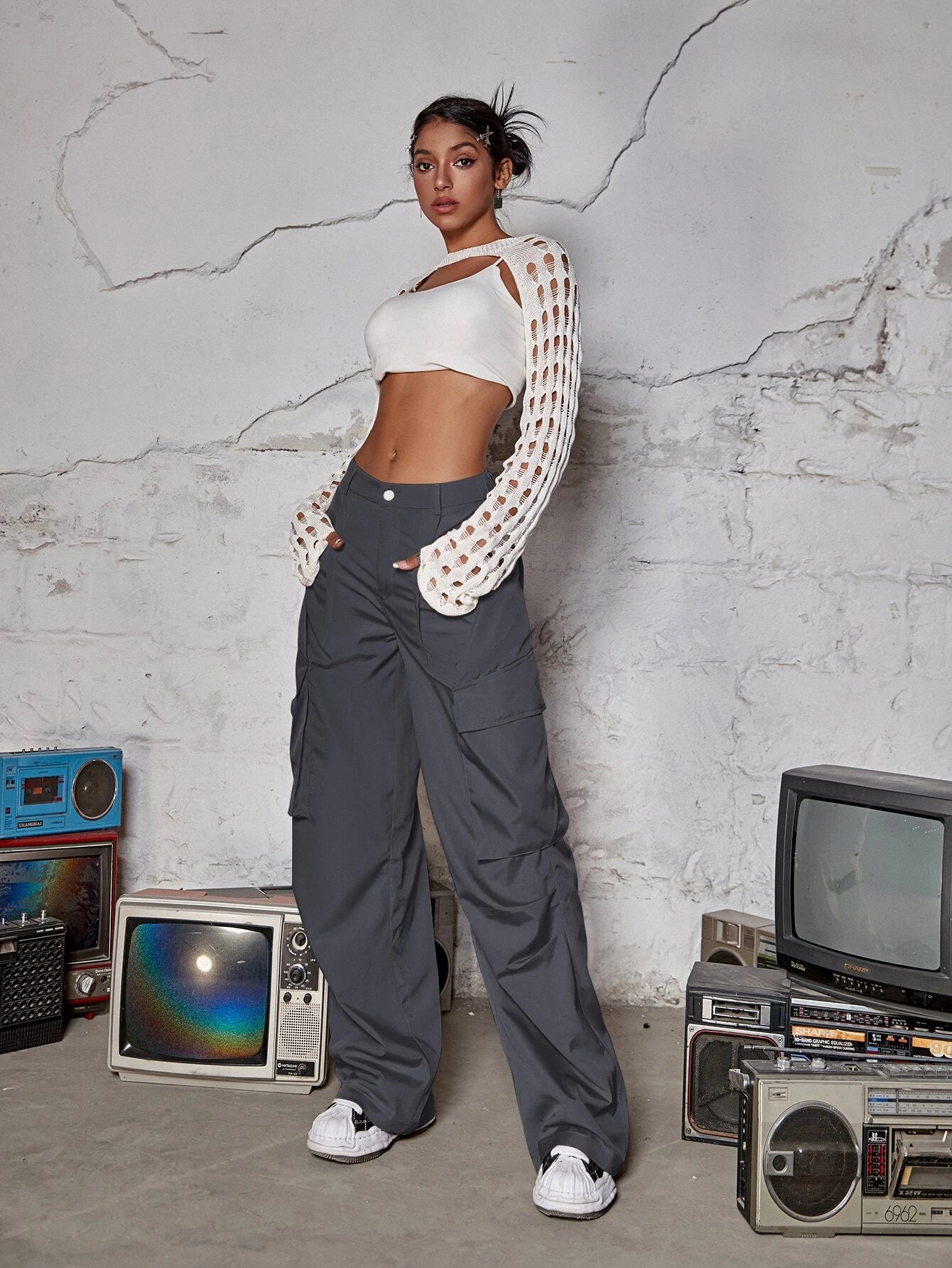 Casual Ruched Wide Leg Cargo Pants – pocket detail close-up