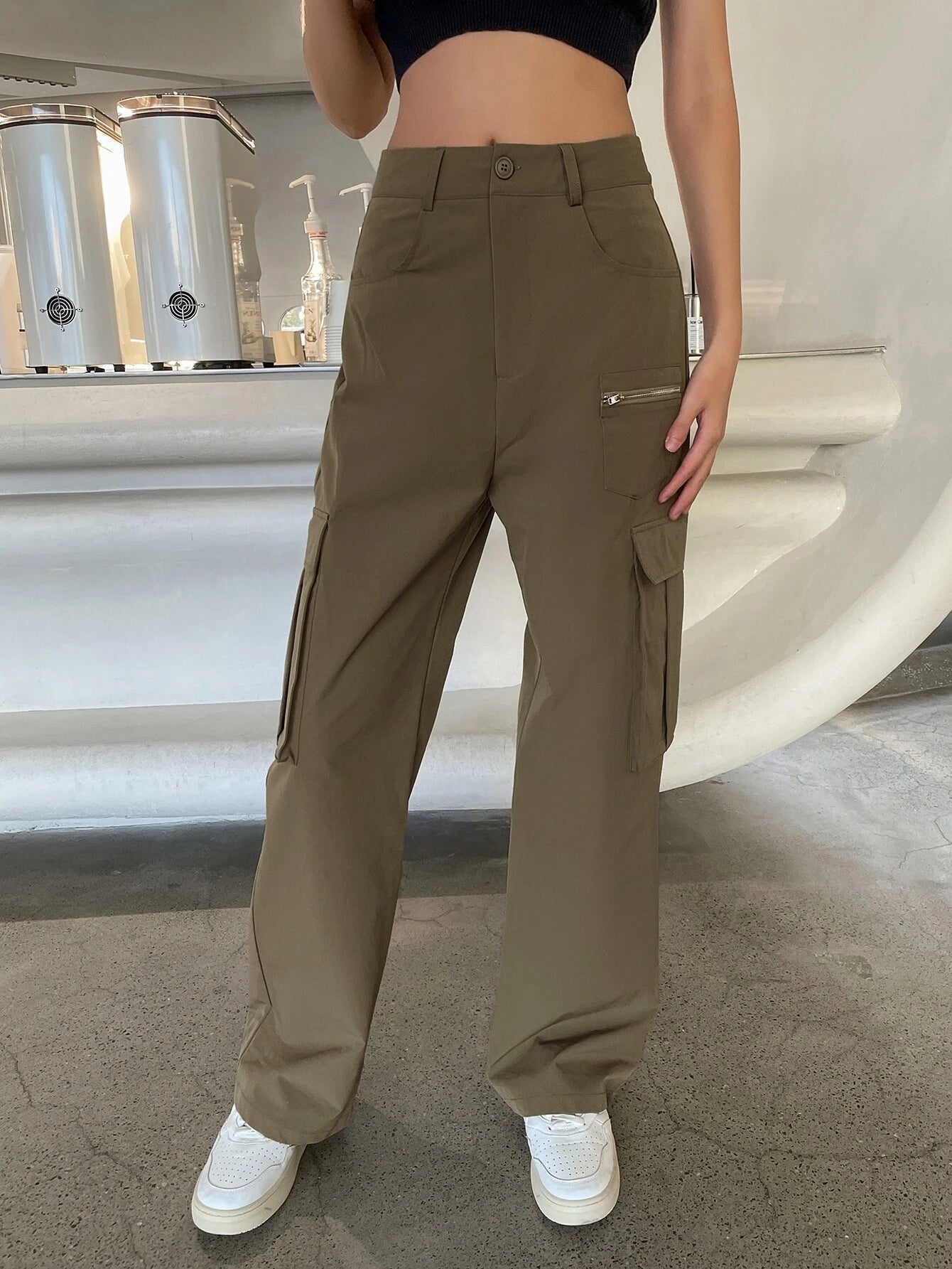 Plain Flap Side Pocket Cargo Pants – pocket detail close-up