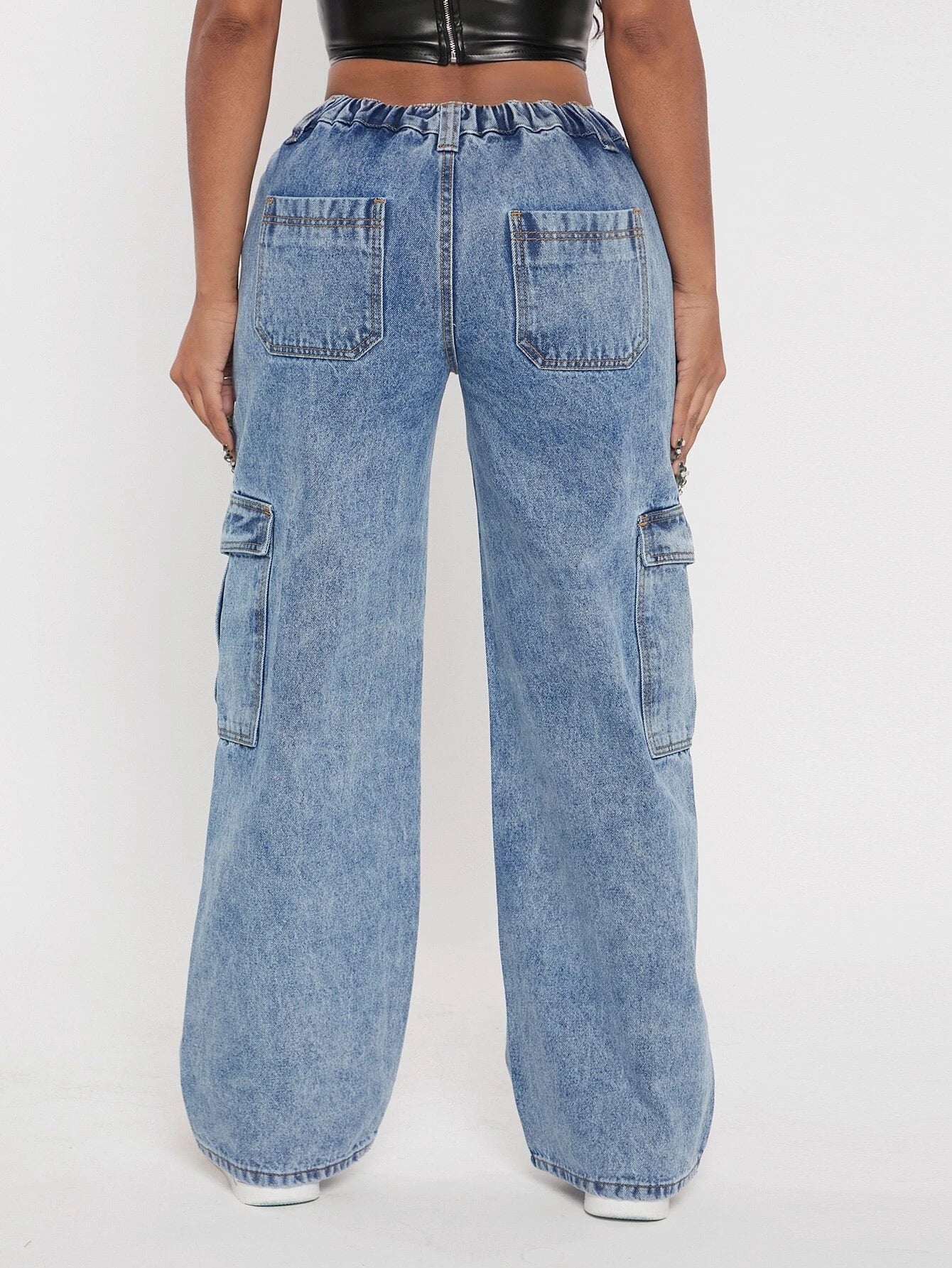 Flap Pocketed Cargo Jeans – back view detail