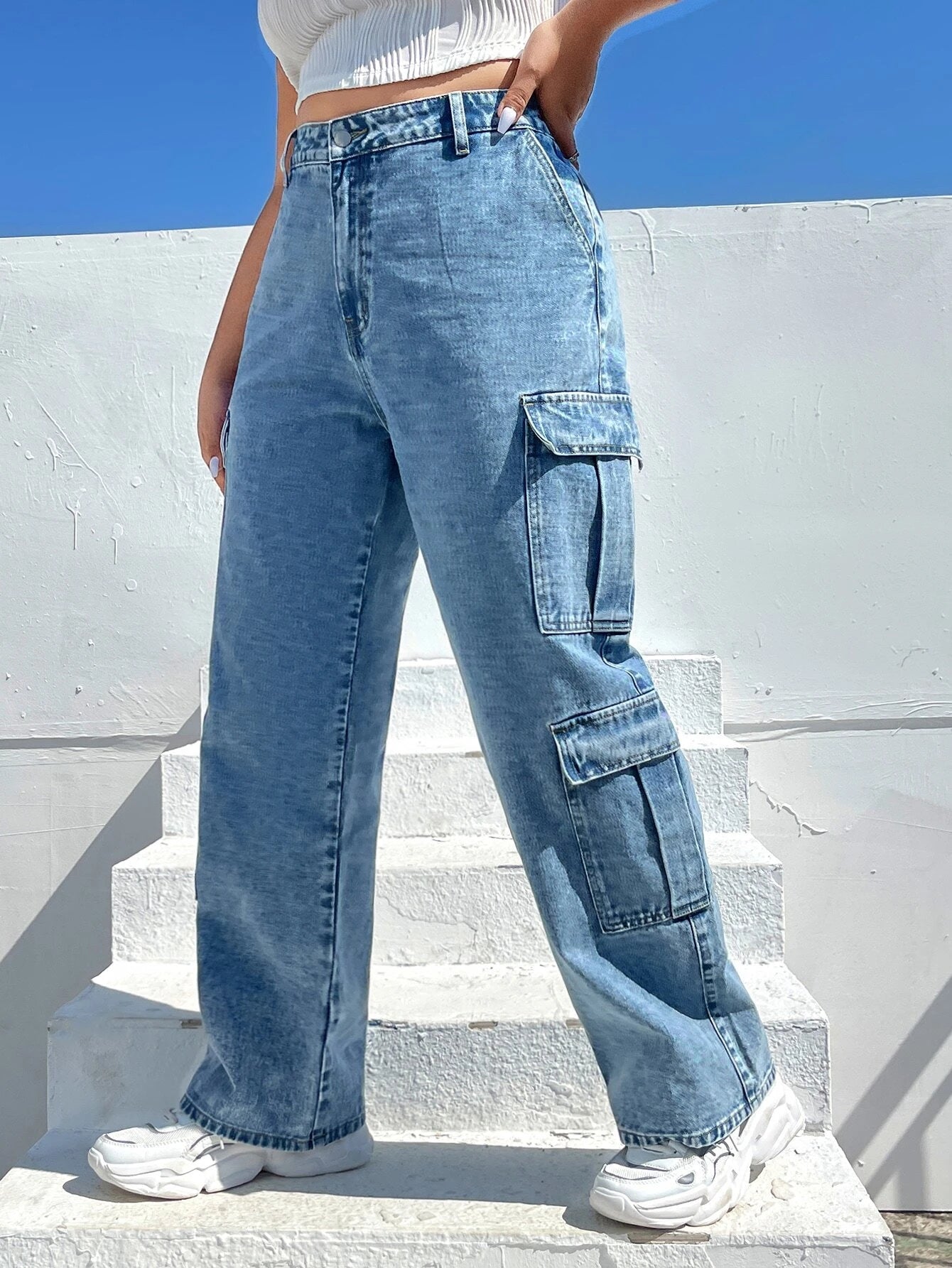 Side Flap Pocket Denim Cargo Jeans – pocket detail close-up
