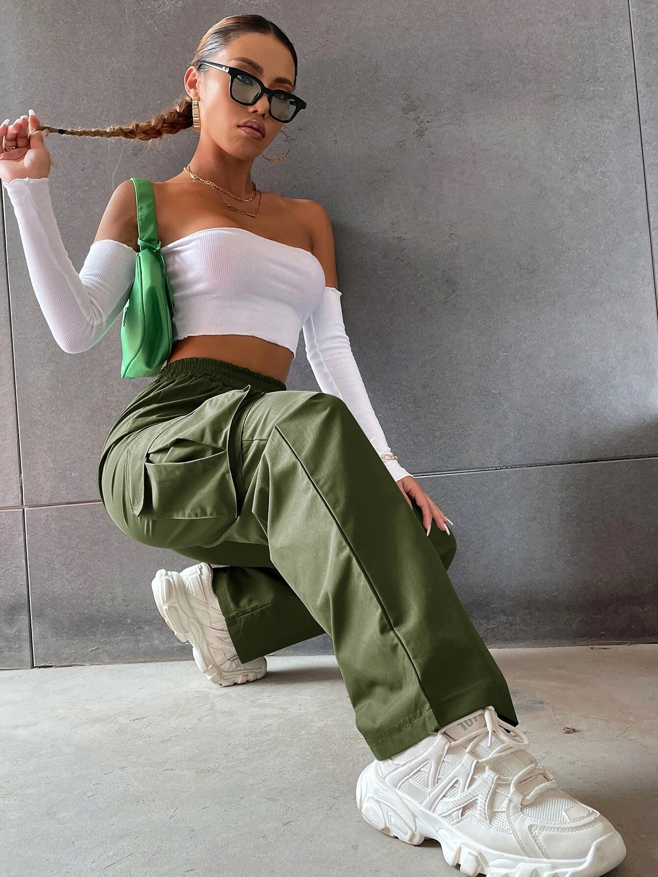 Flap Pocket Side Versatile Cargo Pants – lifestyle view 32
