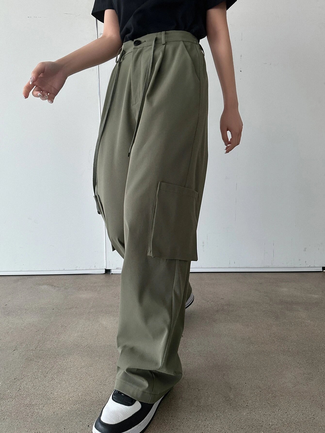 Stylish Casual Pocket Side Cargo Pants – waistband detail