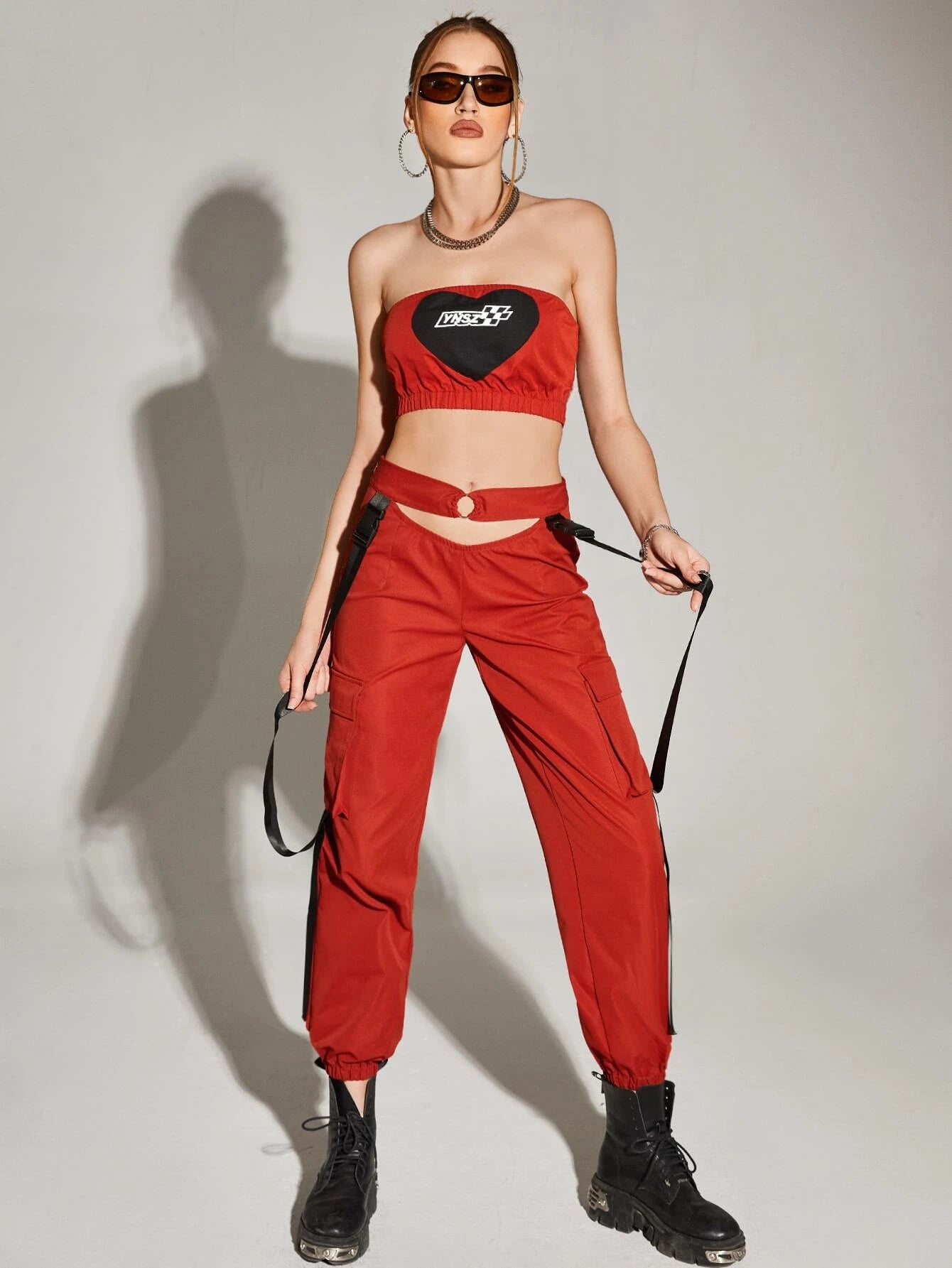 Bikercore Tube Top And Buckle Detail Cargo Pants – side profile view