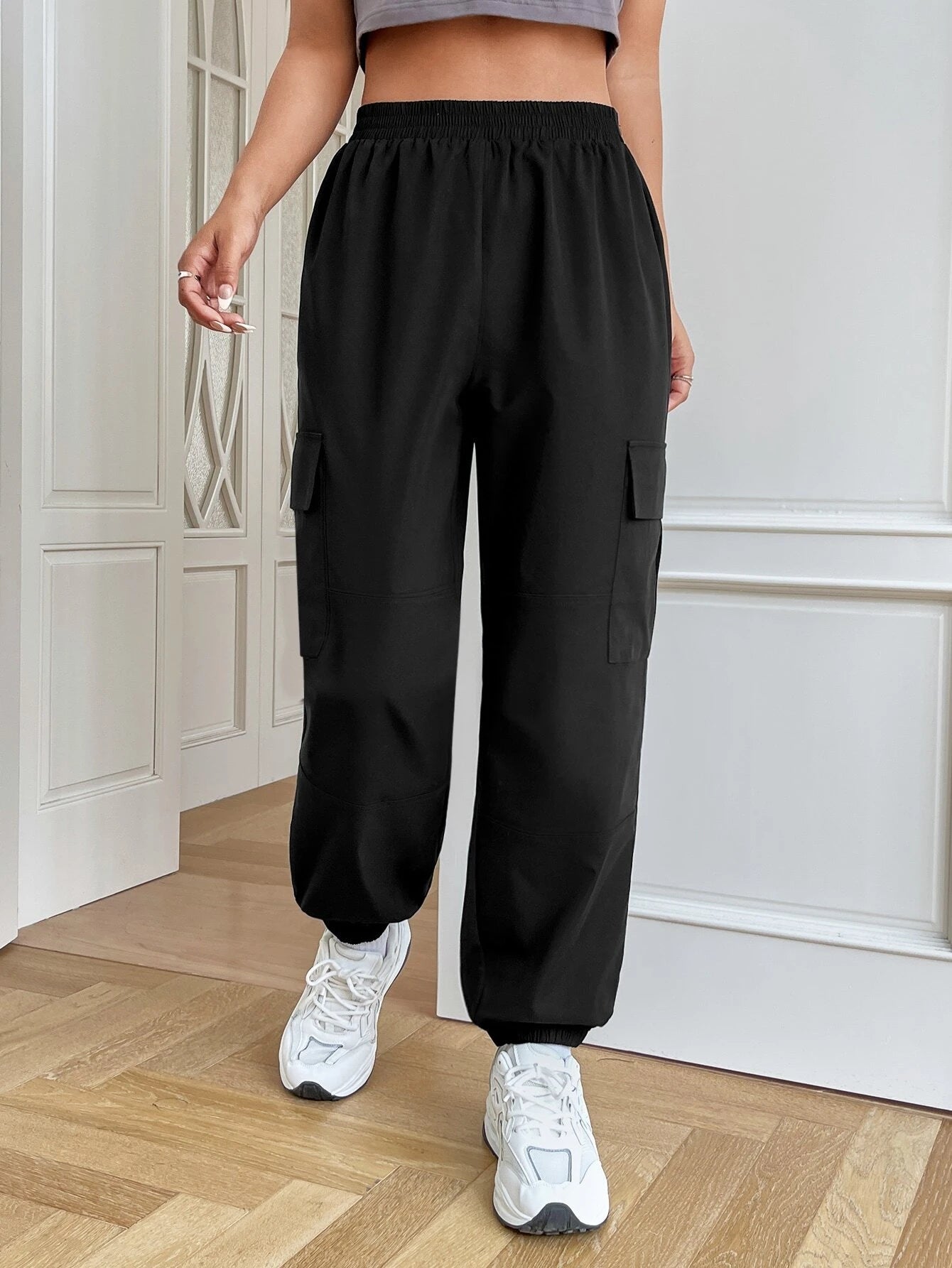Solid Color Flap Pocket Side Cargo Pants Style 3 – pocket detail close-up