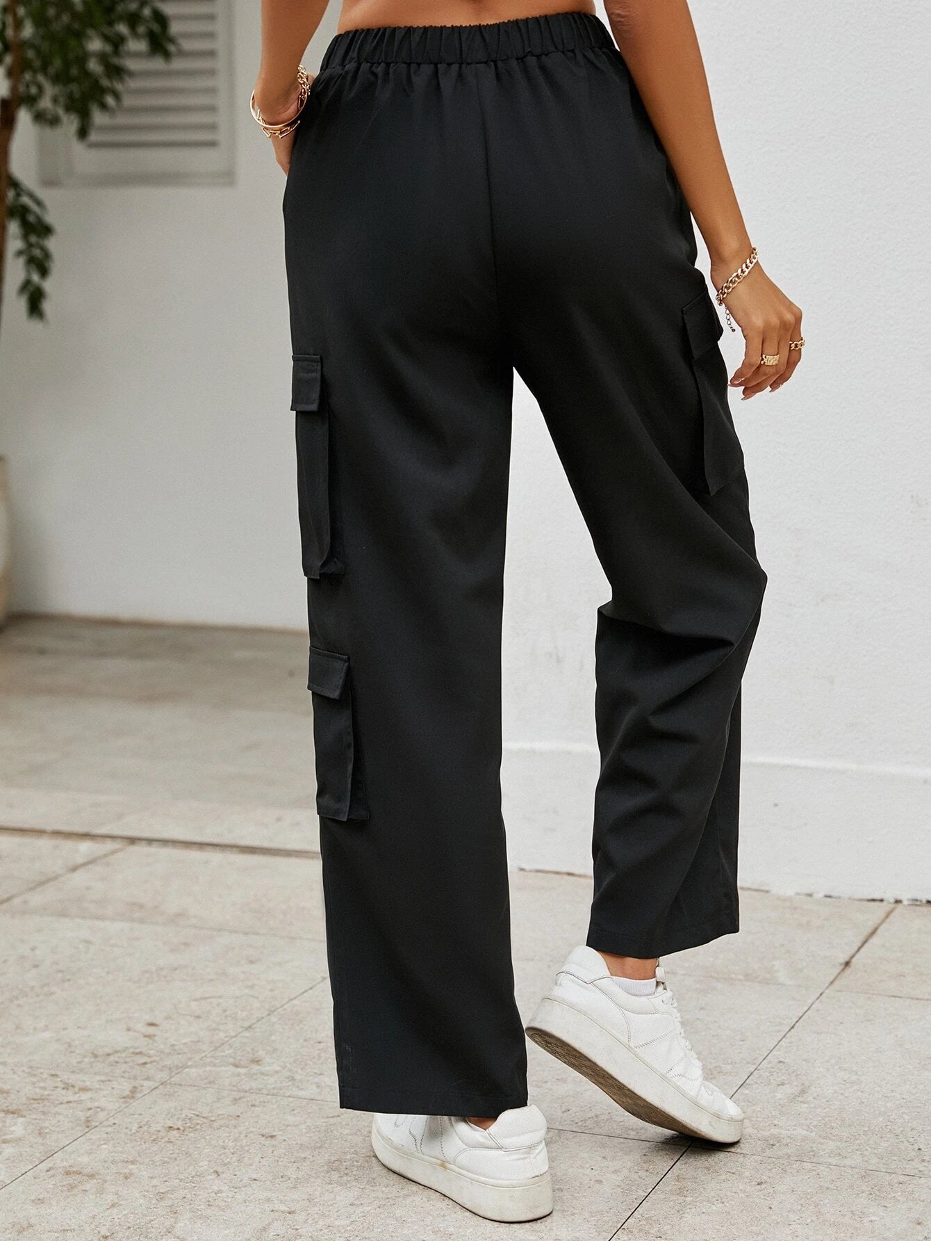 Elastic Waist Flap Pocket Side Cargo Pant – back view detail