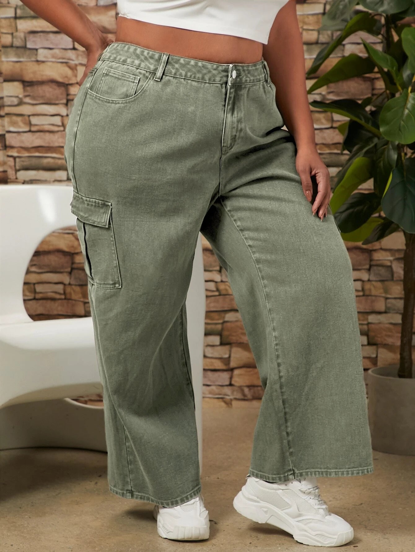Flap Pocket Side Cargo Jeans Style 3 – back view detail