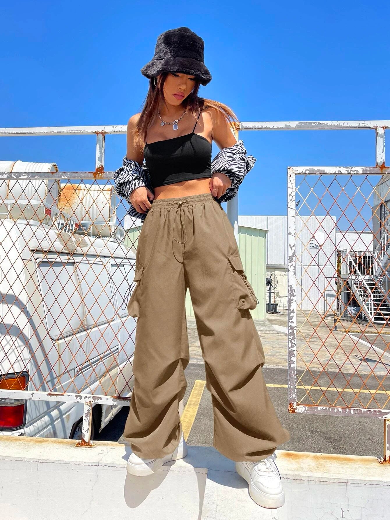 Drawstring Waist Regular Fit Casual Cargo Pants – lifestyle view 12