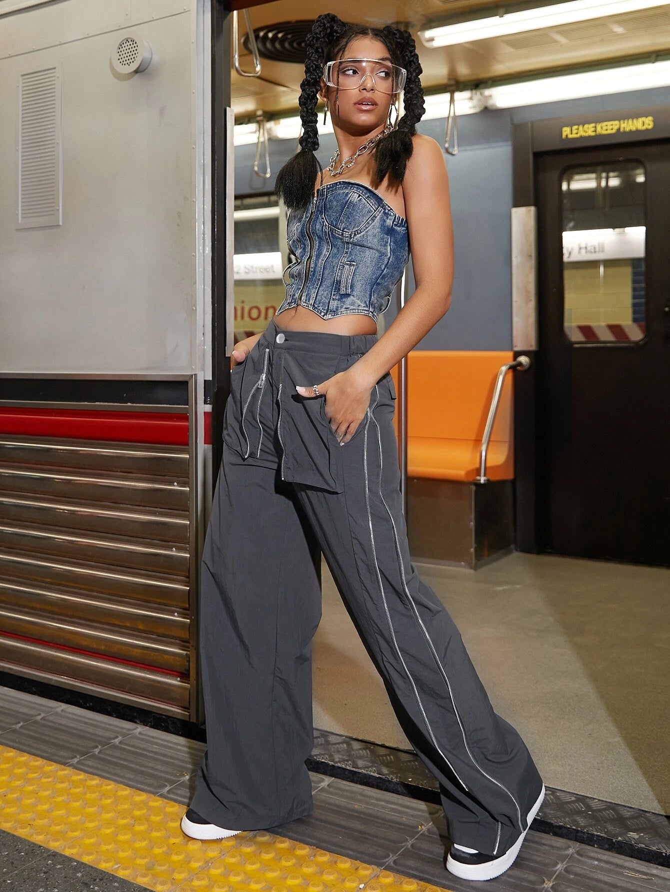High Waist Zipper Cargo Pants – fit and style view