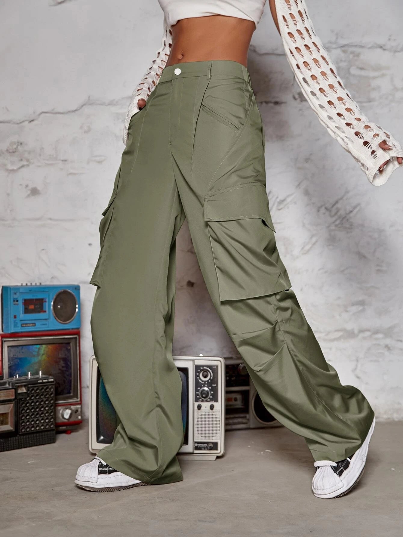 Flap Pocket Ruched Wide Leg Cargo Pants – lifestyle view 19