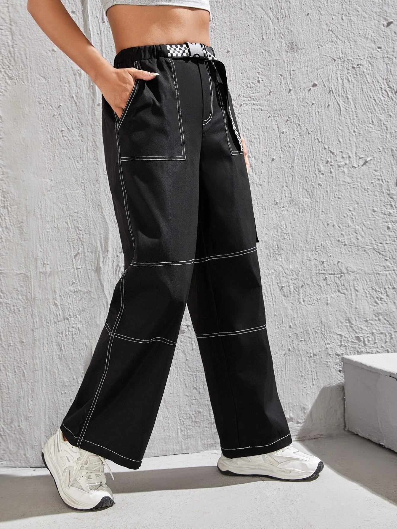 Top Stitching Flap Pocket Side Cargo Pants – pocket detail close-up