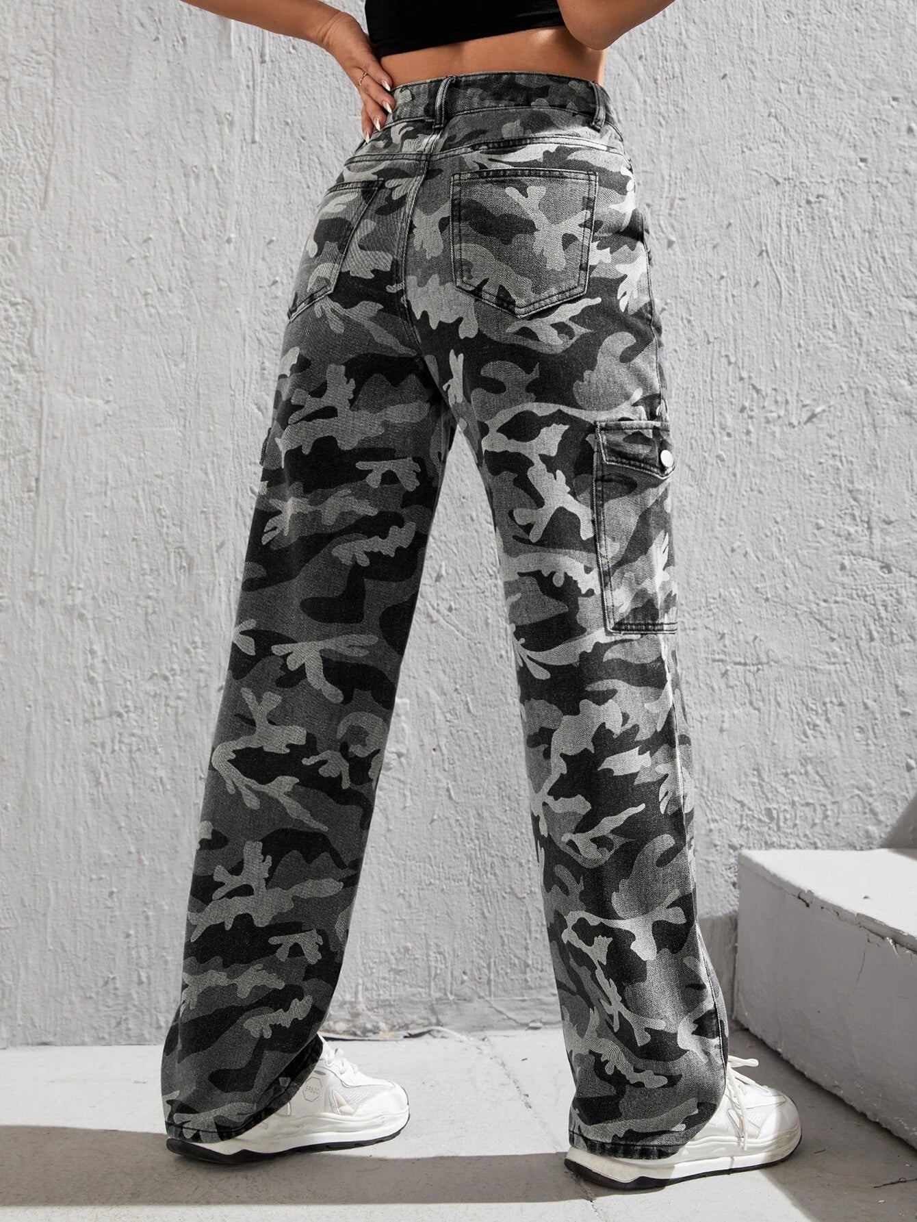 Camo Print Flap Pocket Side High Waist Cargo Jeans