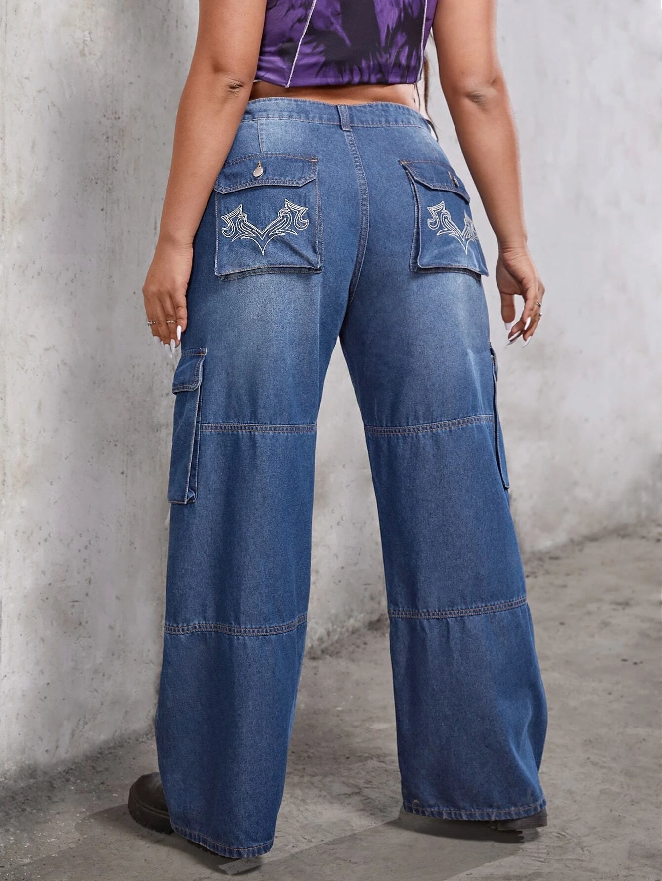 Plus Flap Pocket Cargo Jeans – waistband detail