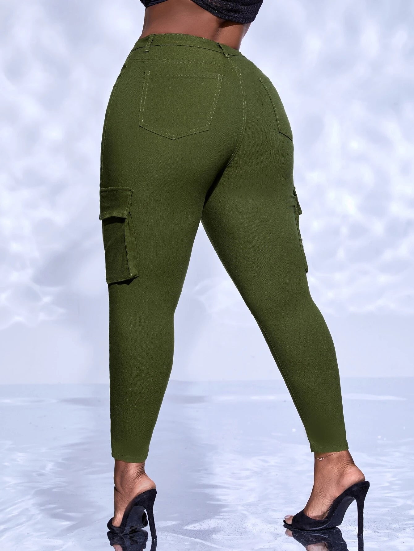 Flap Pocket High Waist Side Cargo Jeans – pocket detail close-up