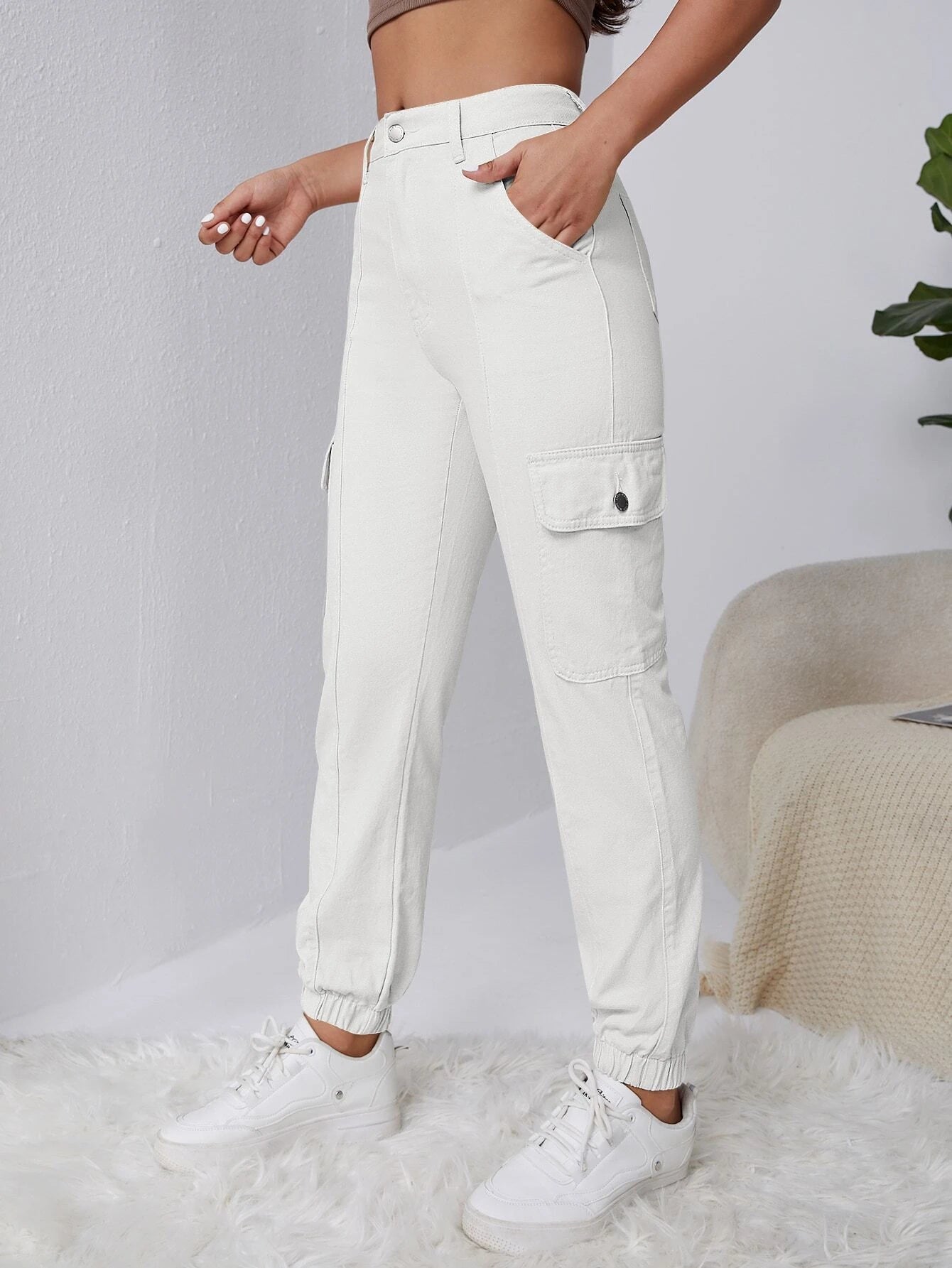 Creased Flap Pocket Side Cargo Jeans – fabric detail close-up