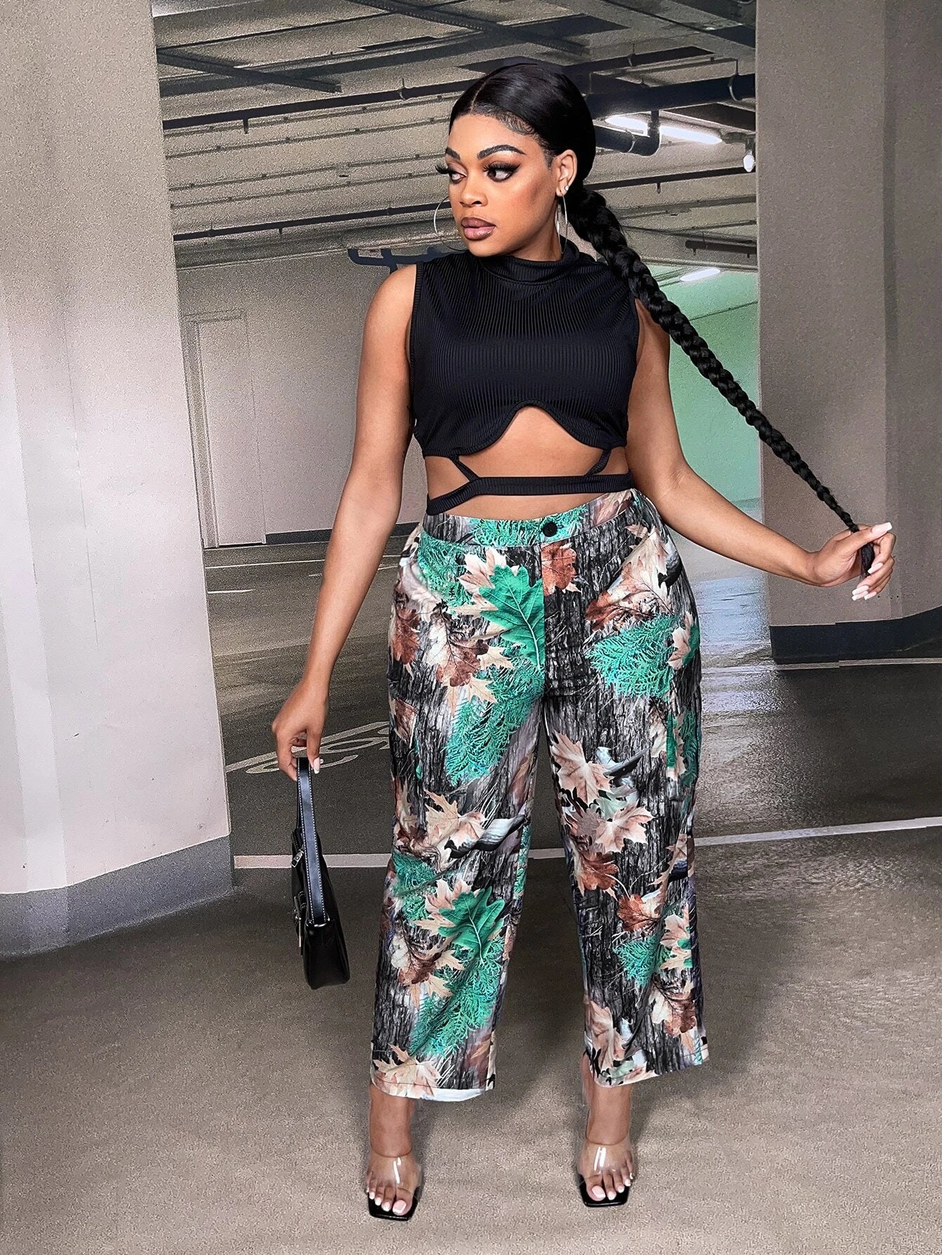 Allover Print Flap Pocket Side Cargo Pants – full length outfit view