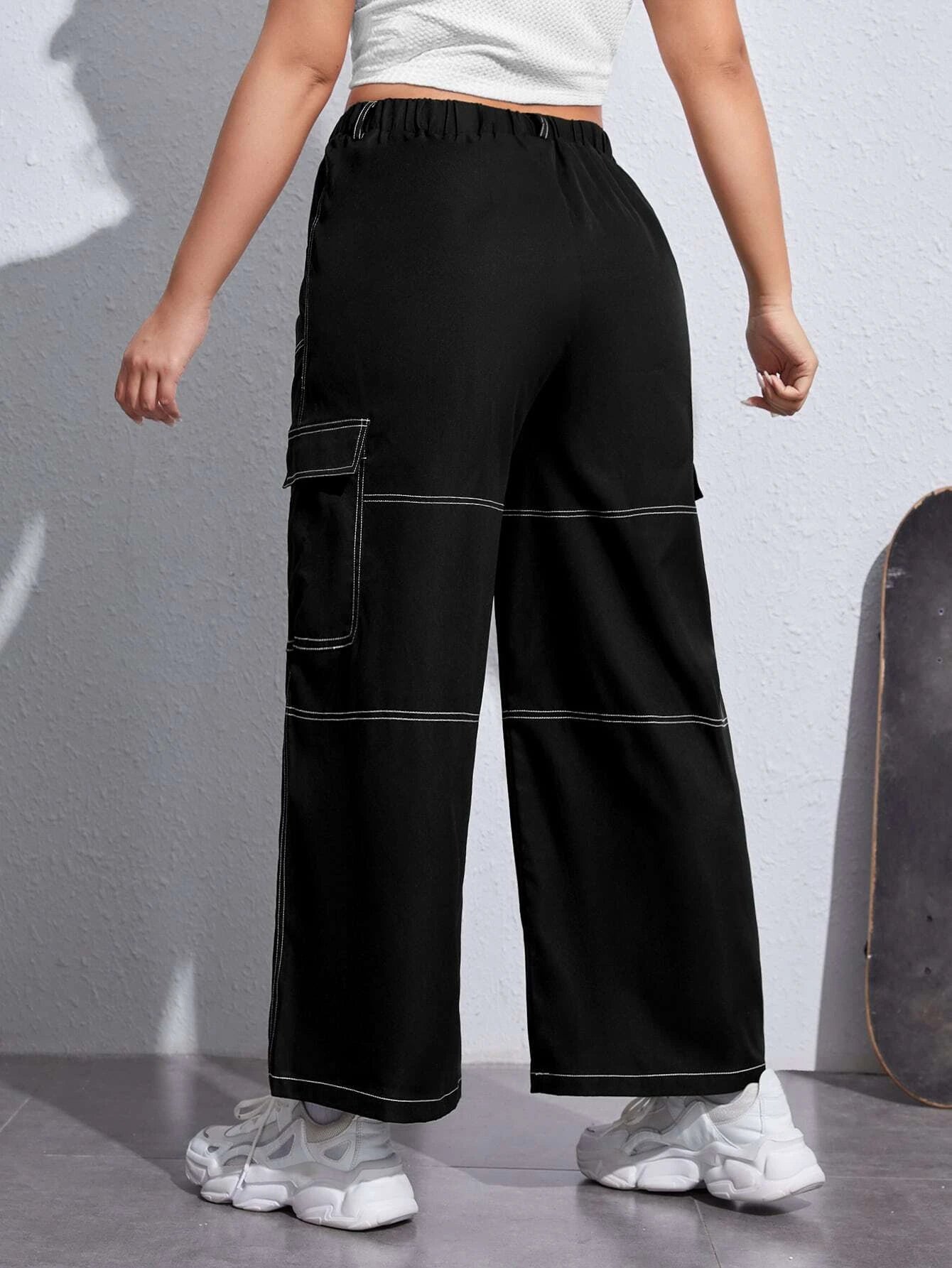 Top Stitching Flap Side Pocket Cargo Pants – back view detail