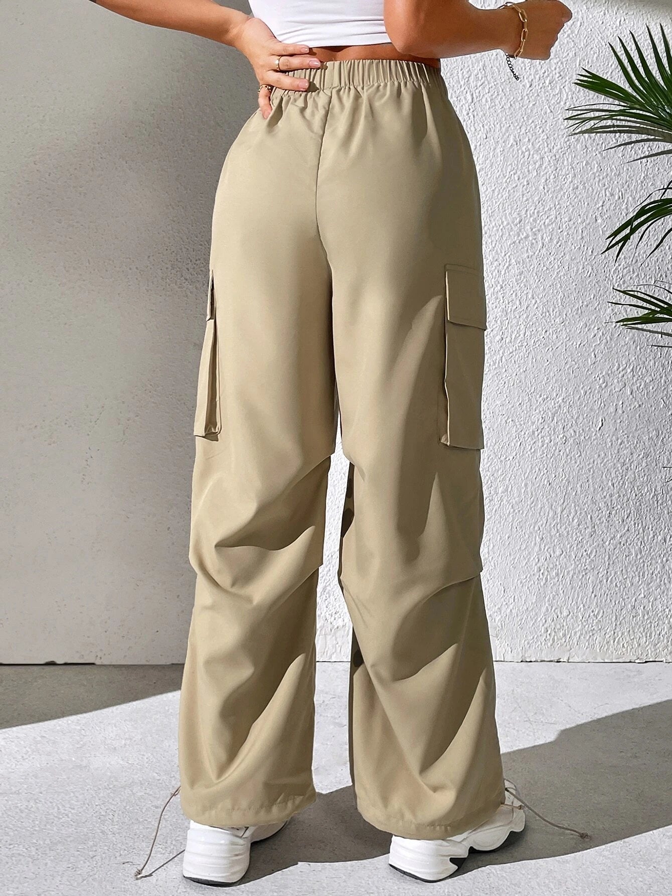 Plain Pocket Side Cargo Pants in Black – waistband detail