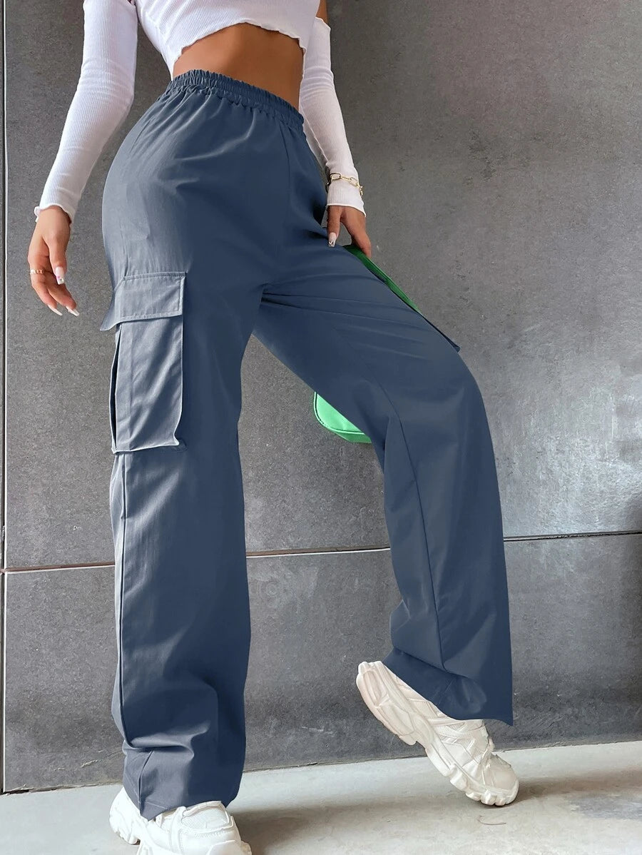 Solid Flap Pocket Side Cargo Pants in Black – lifestyle view 38