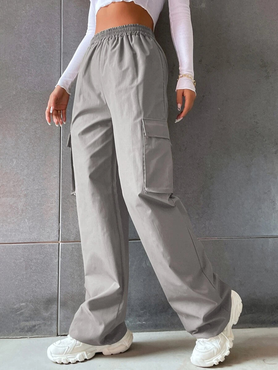 Solid Flap Pocket Side Cargo Pants in Black – lifestyle view 34