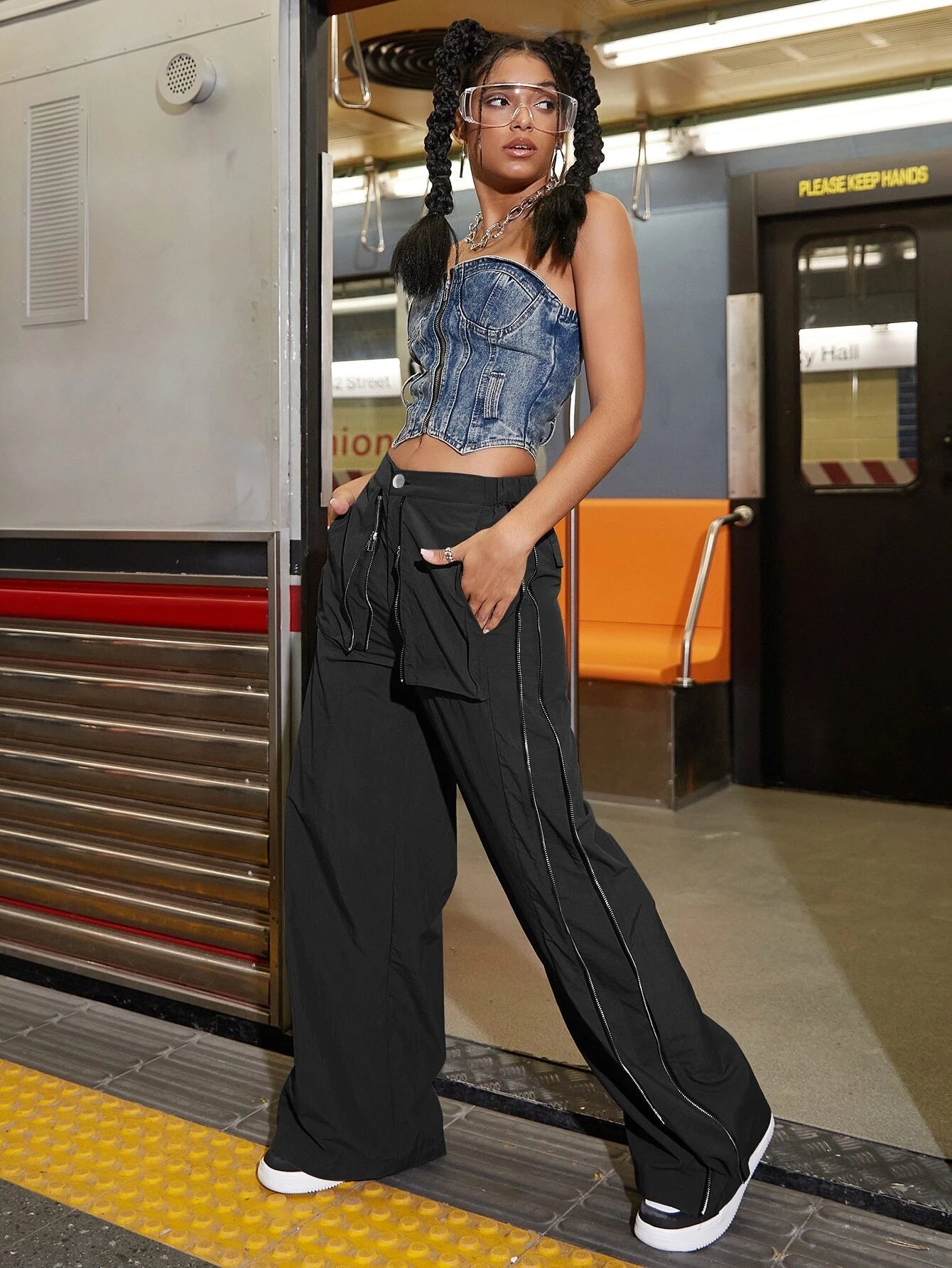 High Waist Zipper Cargo Pants – pocket detail close-up