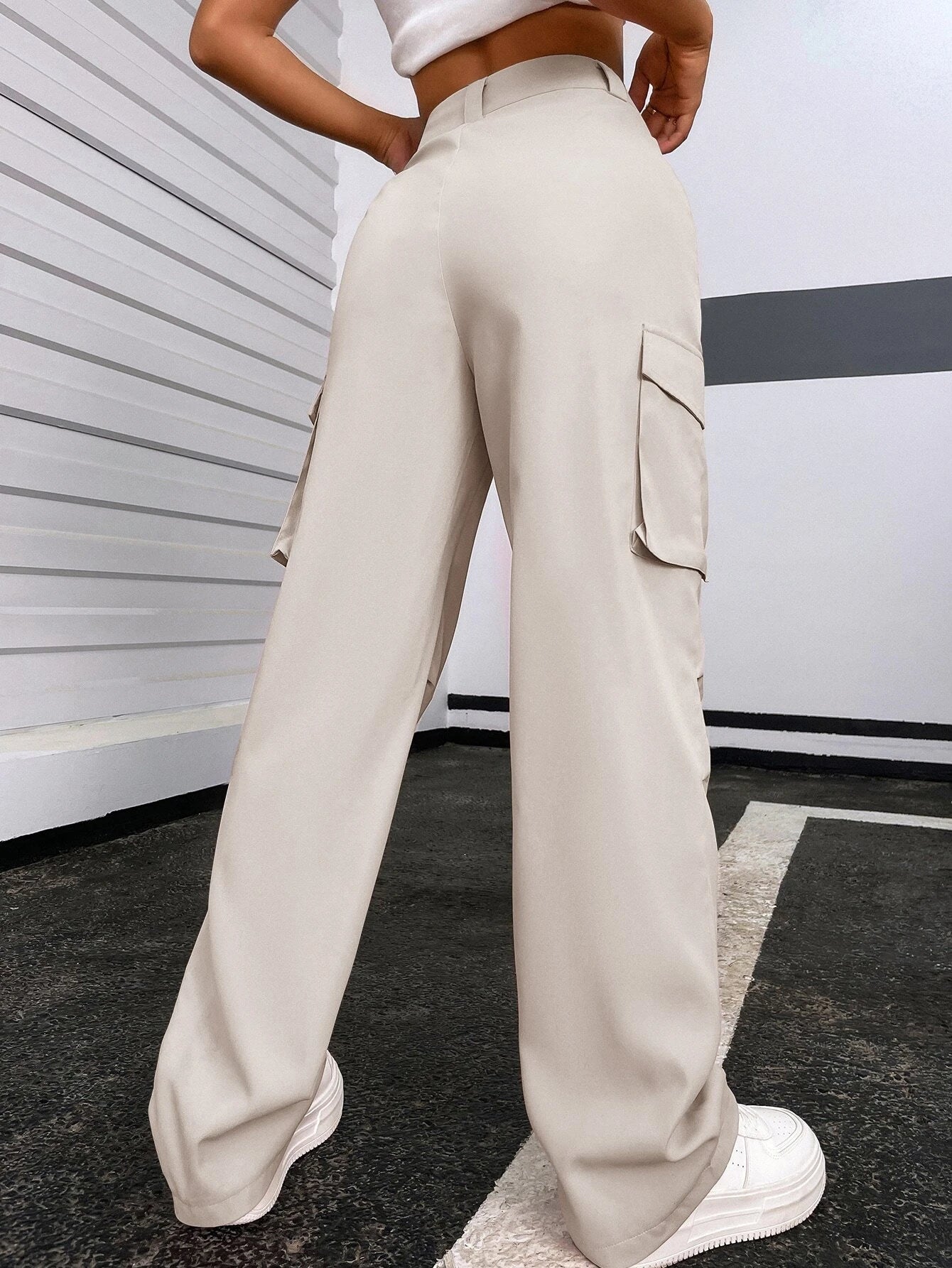 Regular Fit High Waist Cargo Pants – lifestyle view 19